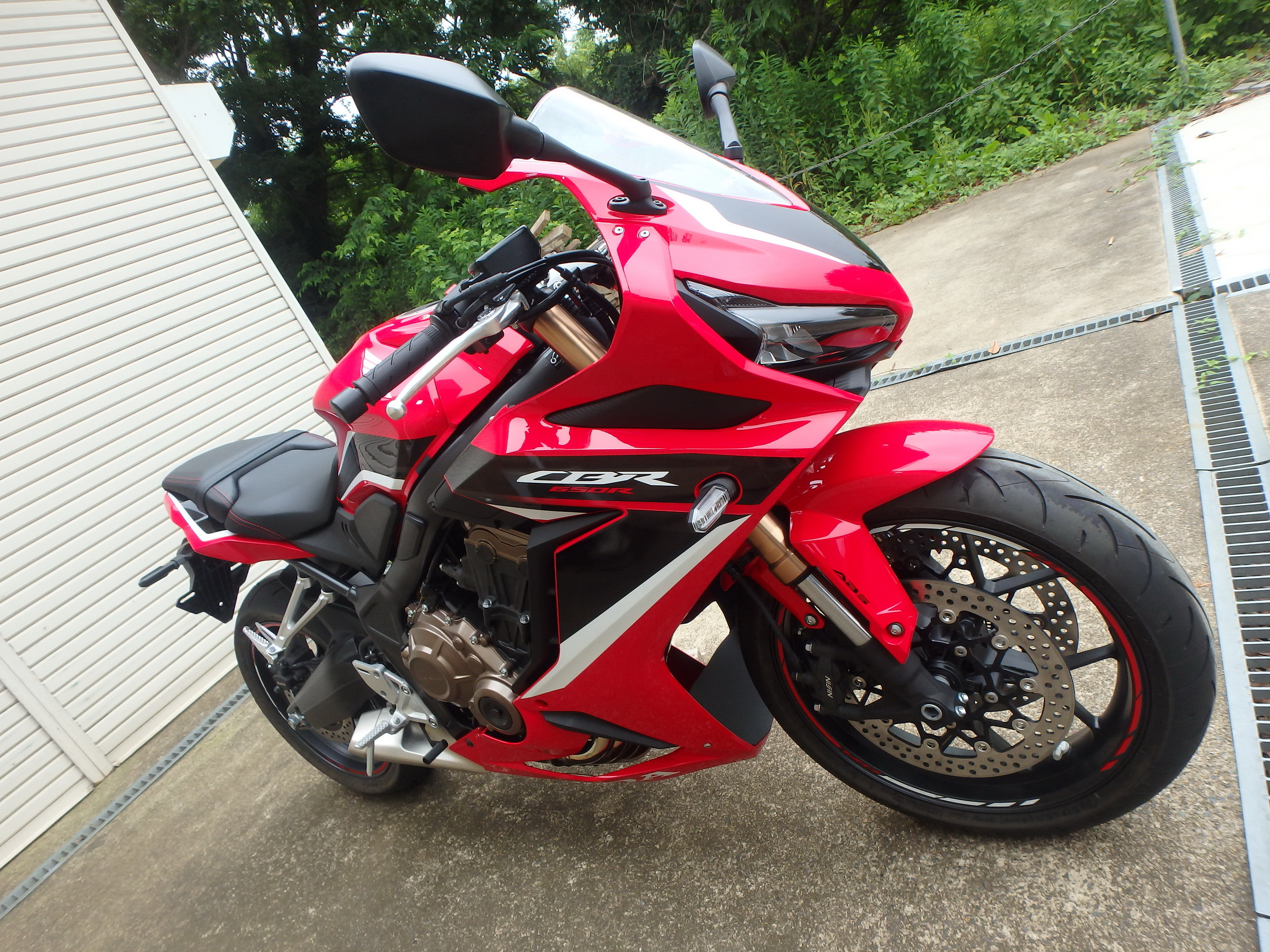 Купить мотоцикл Honda CBR650R 2022 фото 2