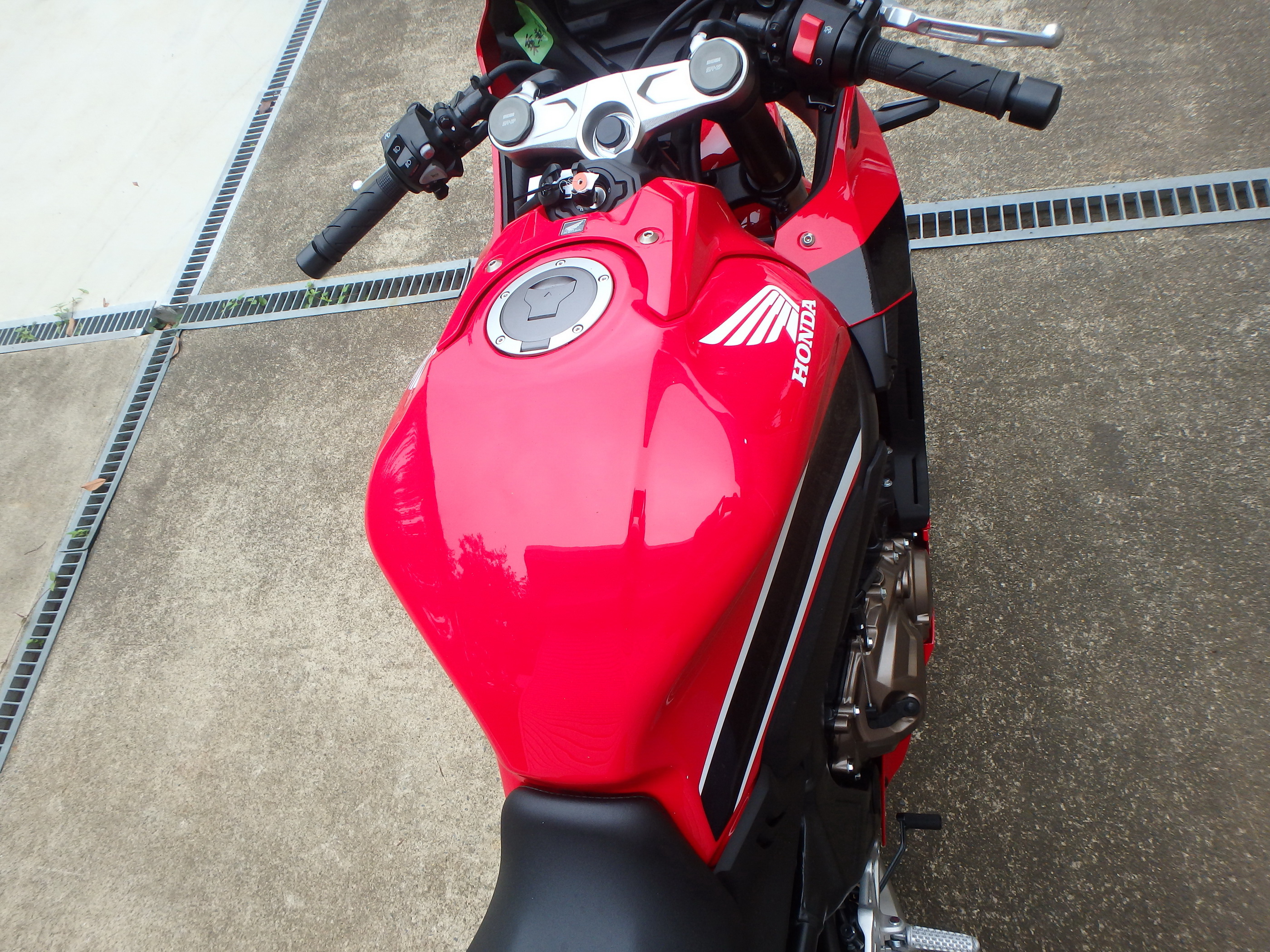 Купить мотоцикл Honda CBR650R 2022 фото 17