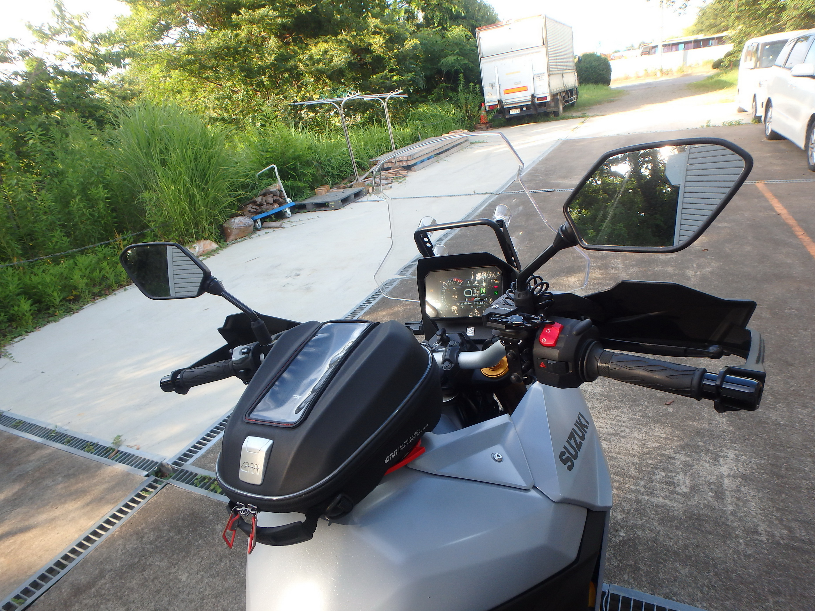 Купить мотоцикл Suzuki V-Strom800DE 2023 фото 16