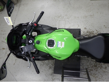 �������� �� ������ �������� Kawasaki Ninja650A 2022 ���� 3