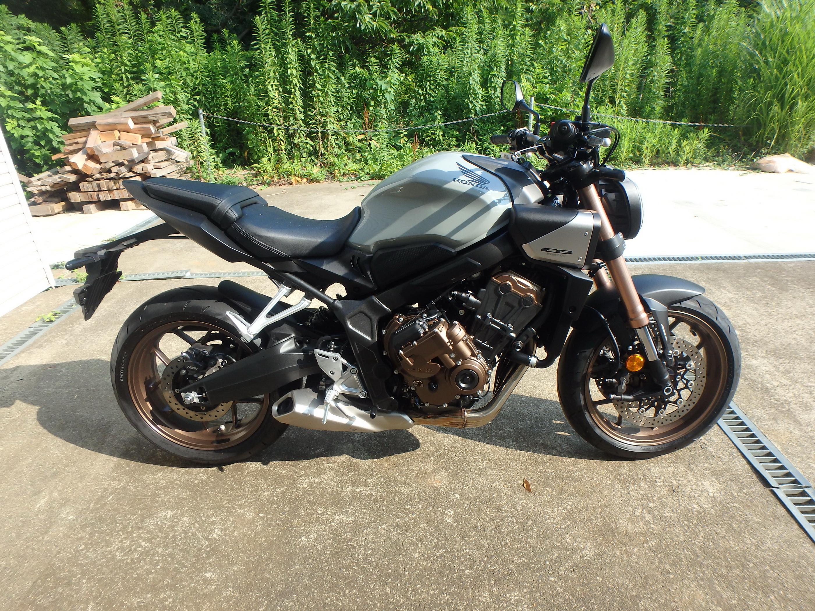 Купить мотоцикл Honda CB650R-2E 2024 фото 3