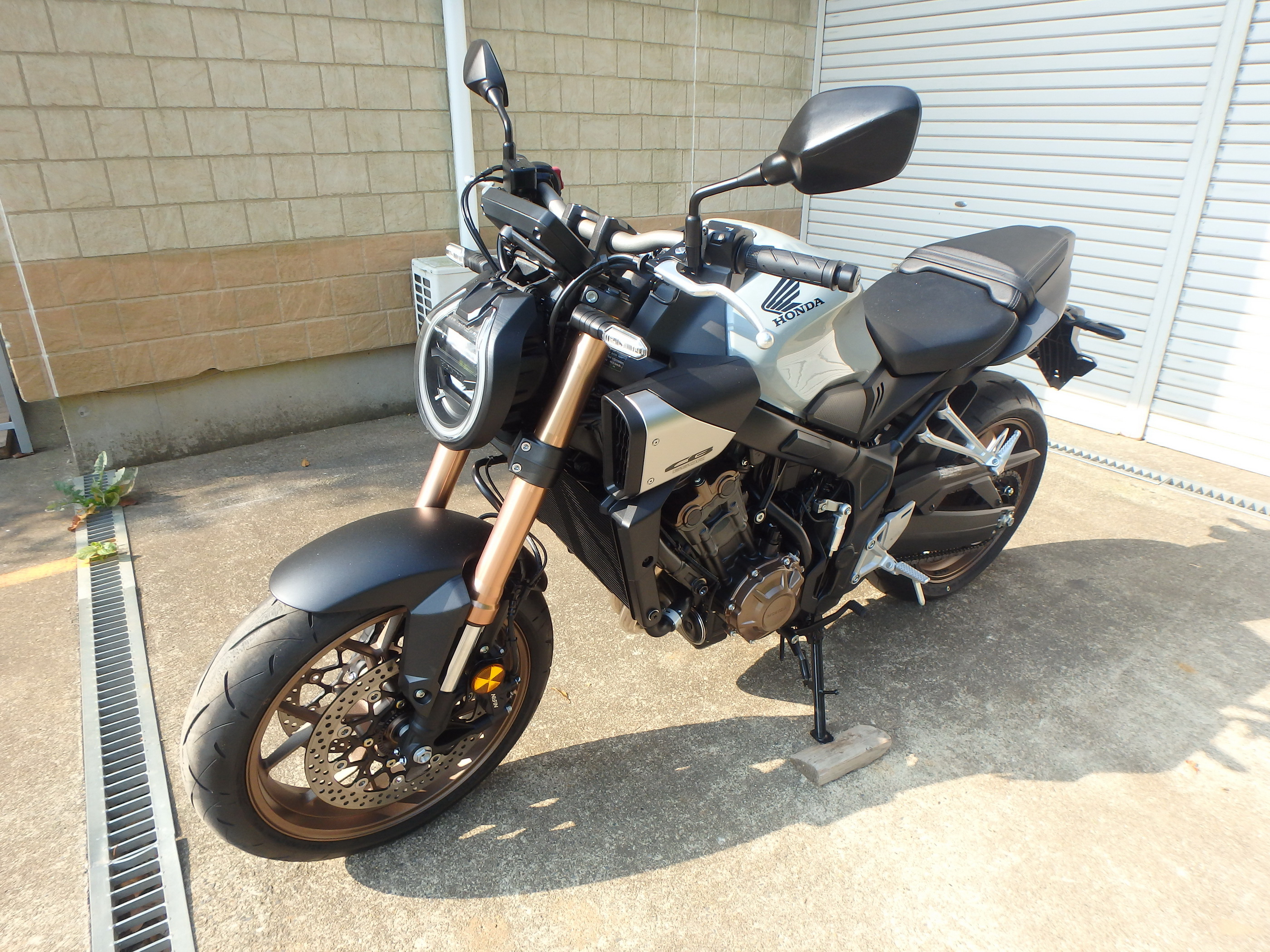 Купить мотоцикл Honda CB650R-2E 2024 фото 8