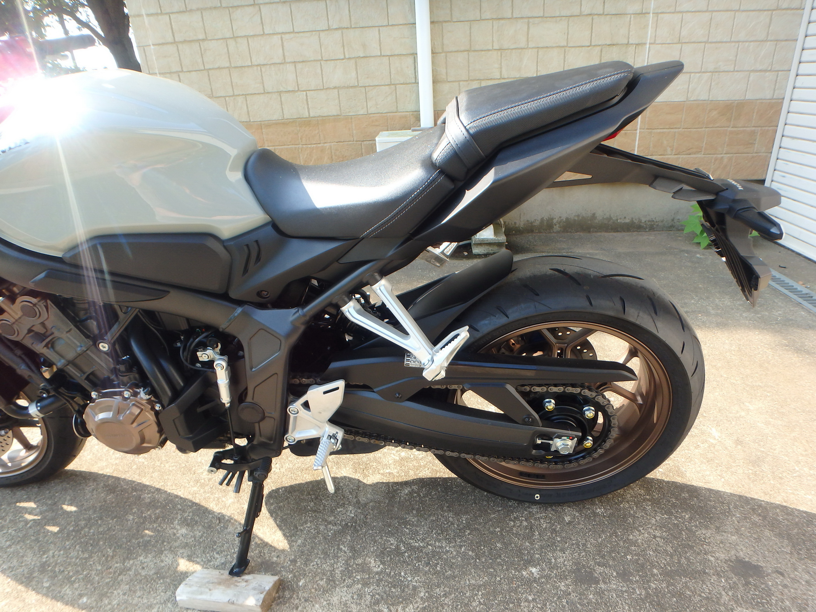 Купить мотоцикл Honda CB650R-2E 2024 фото 11