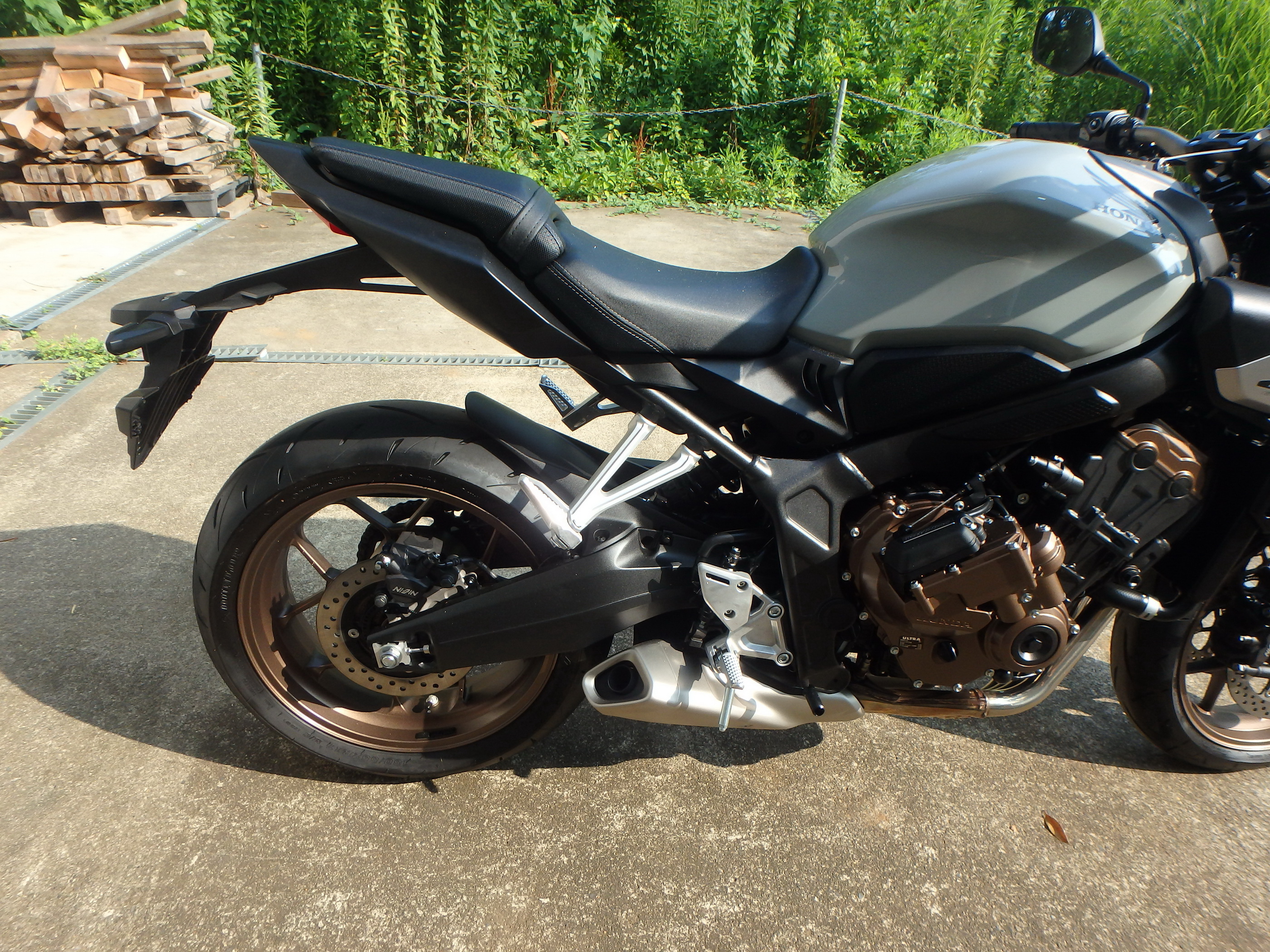 Купить мотоцикл Honda CB650R-2E 2024 фото 12