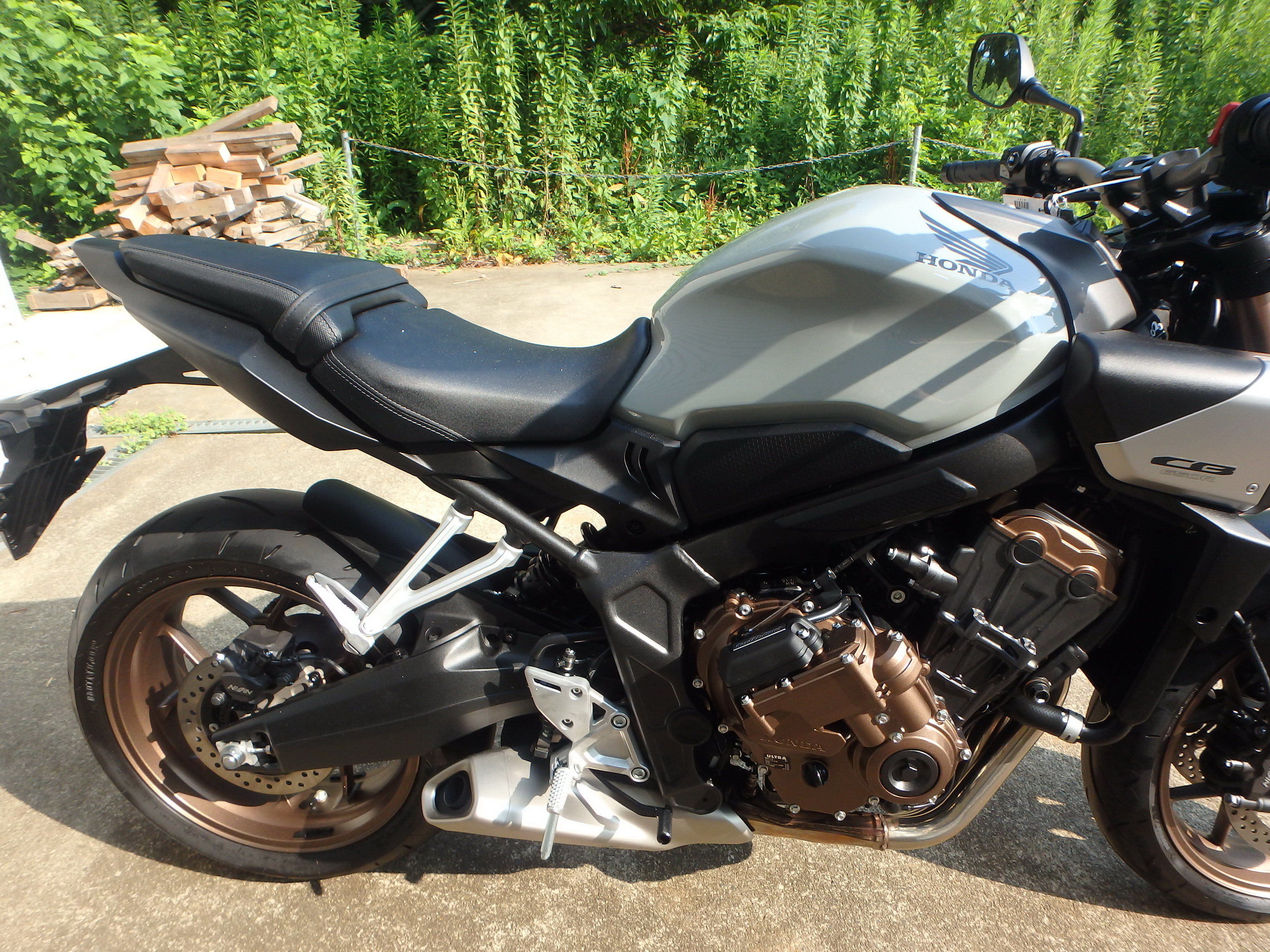 Купить мотоцикл Honda CB650R-2E 2024 фото 13