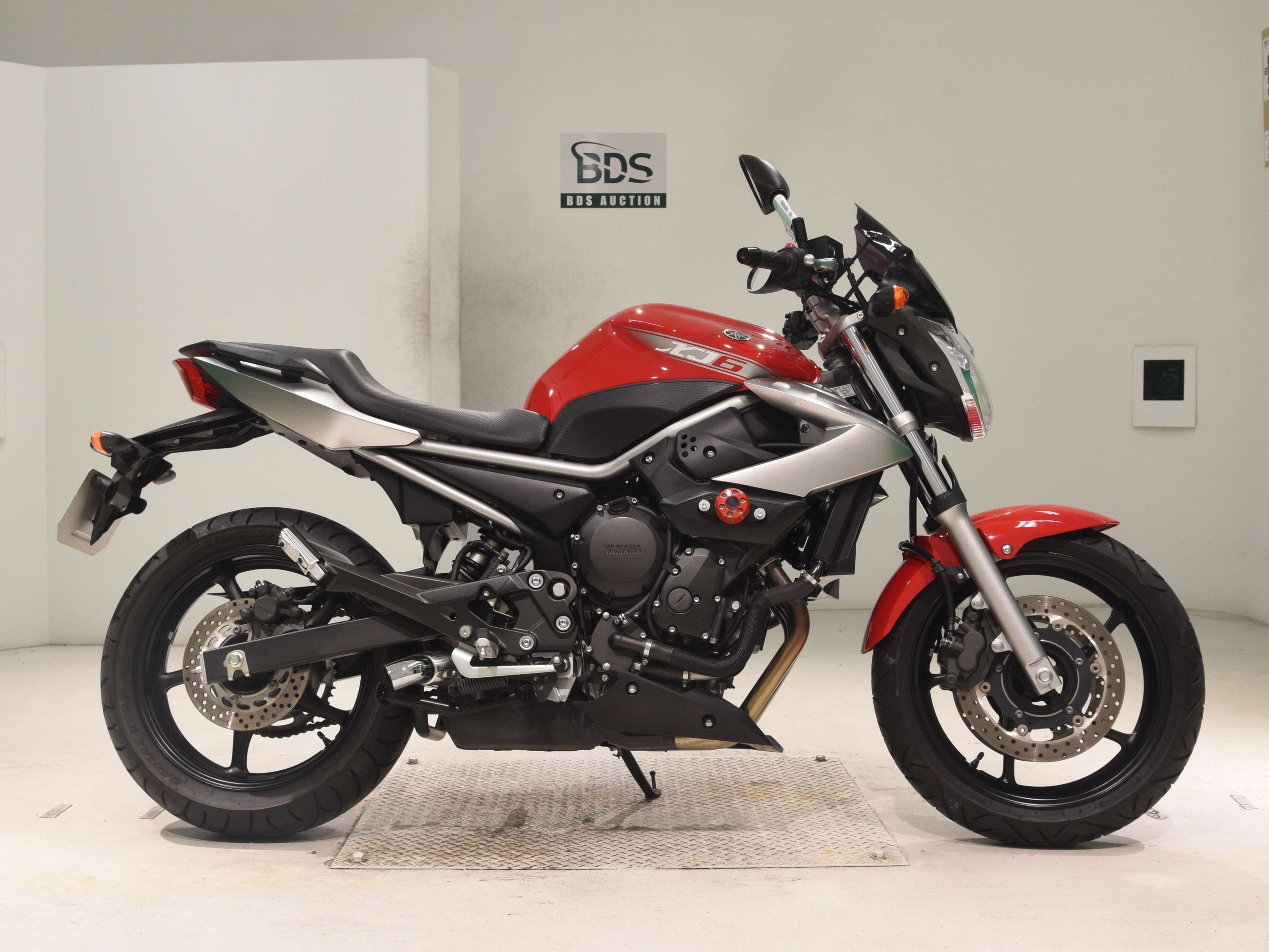 Купить мотоцикл Yamaha XJ6N 2011 фото 2