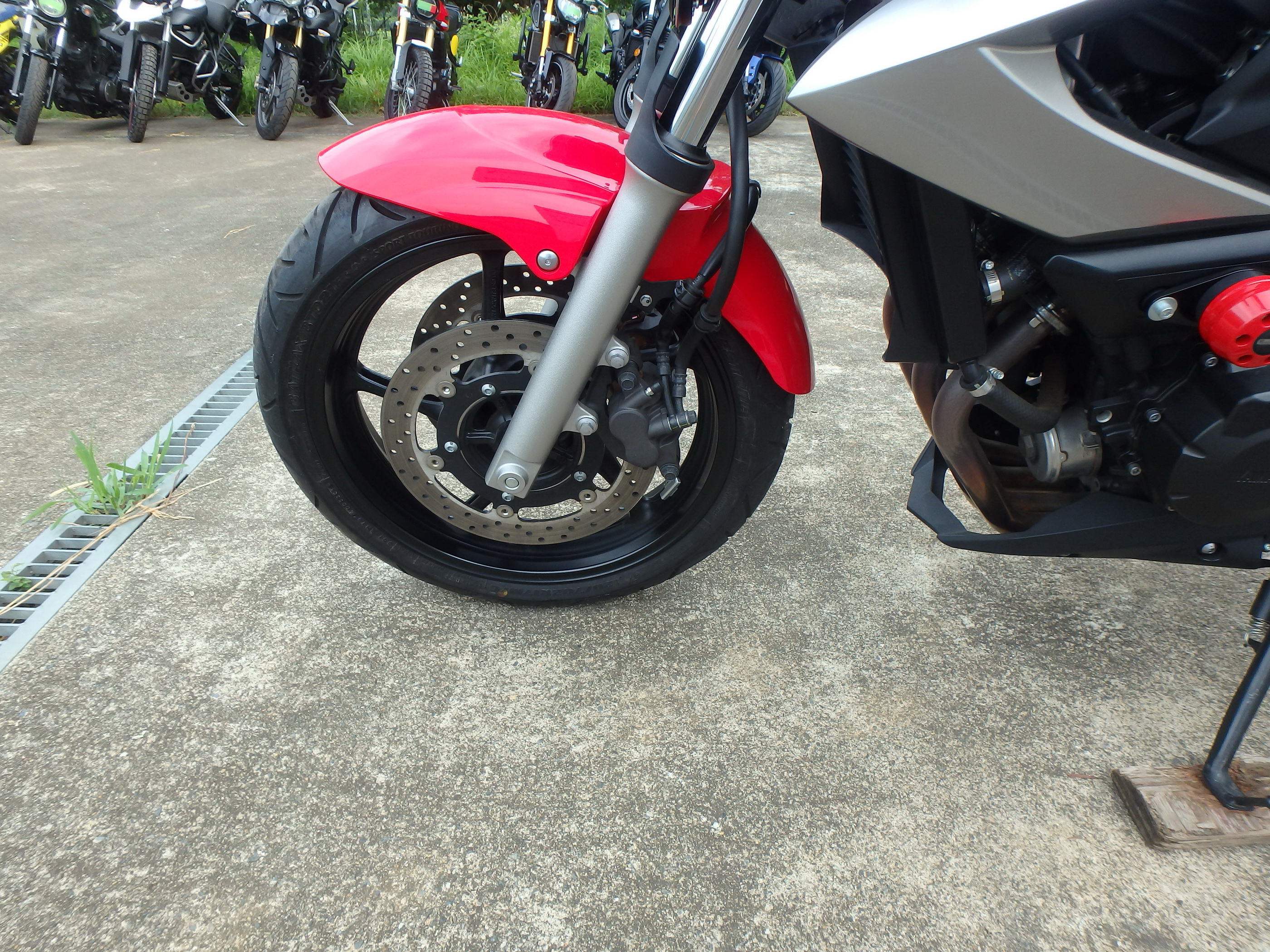Купить мотоцикл Yamaha XJ6N 2011 фото 15