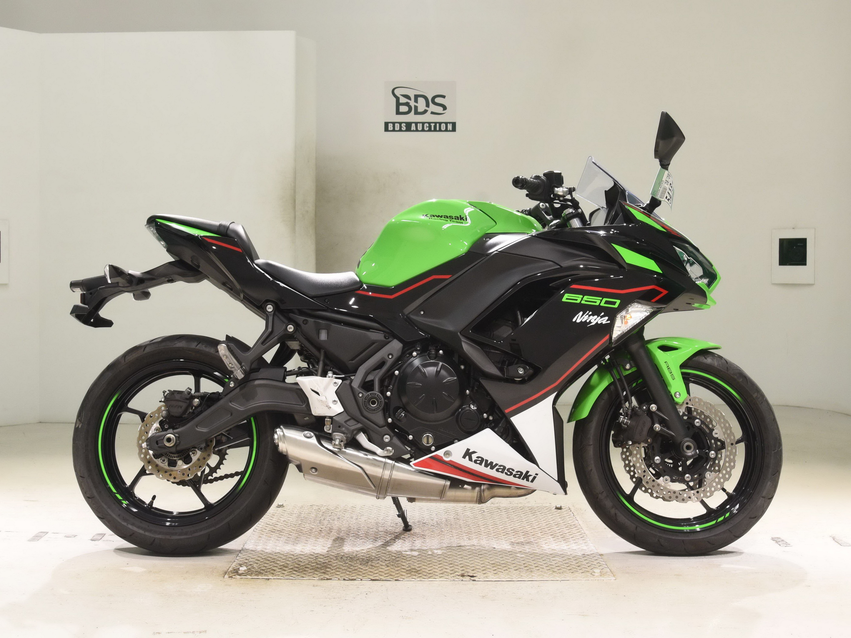 Купить мотоцикл Kawasaki Ninja650A 2022 фото 2