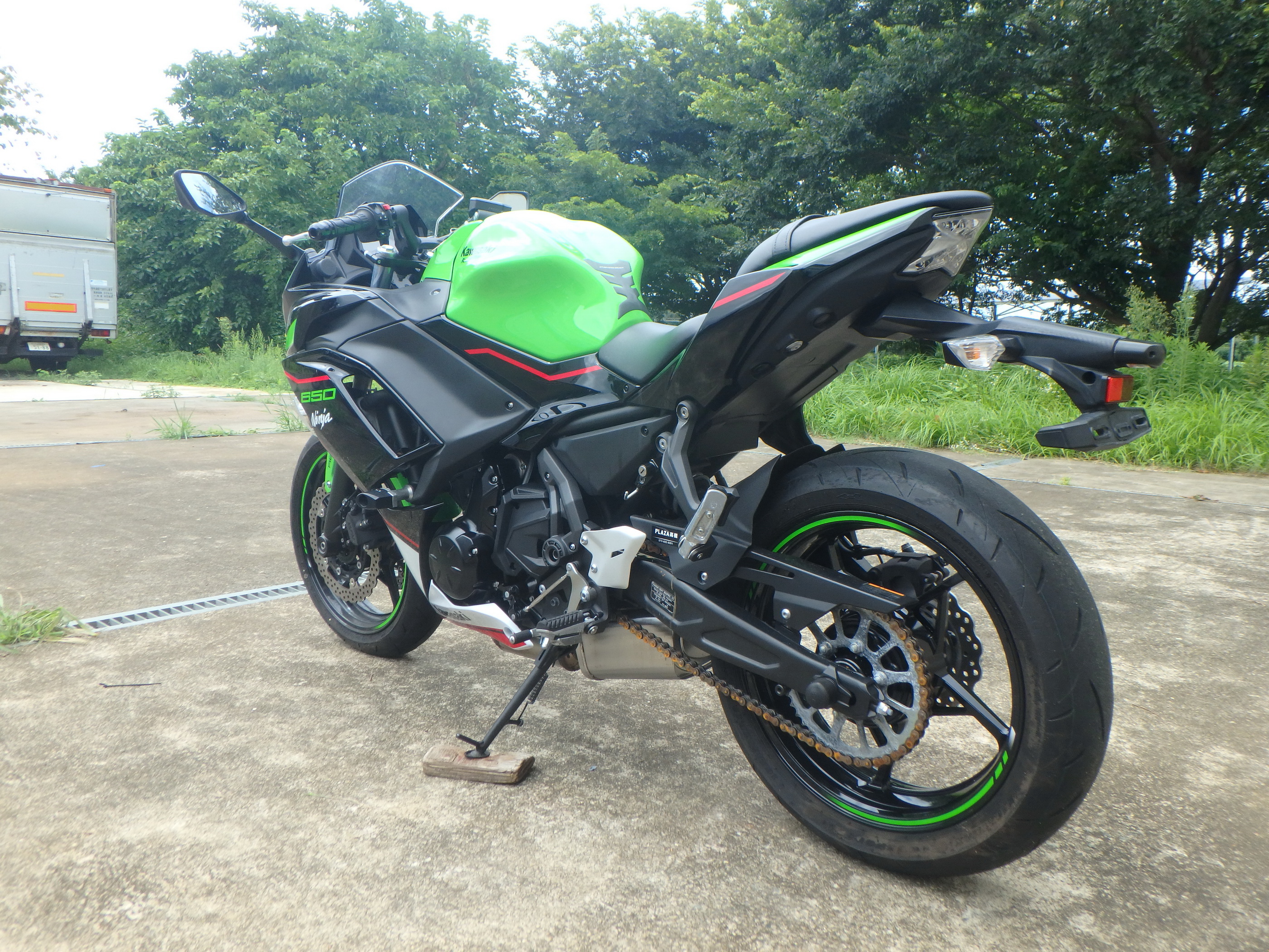 Купить мотоцикл Kawasaki Ninja650A 2022 фото 11