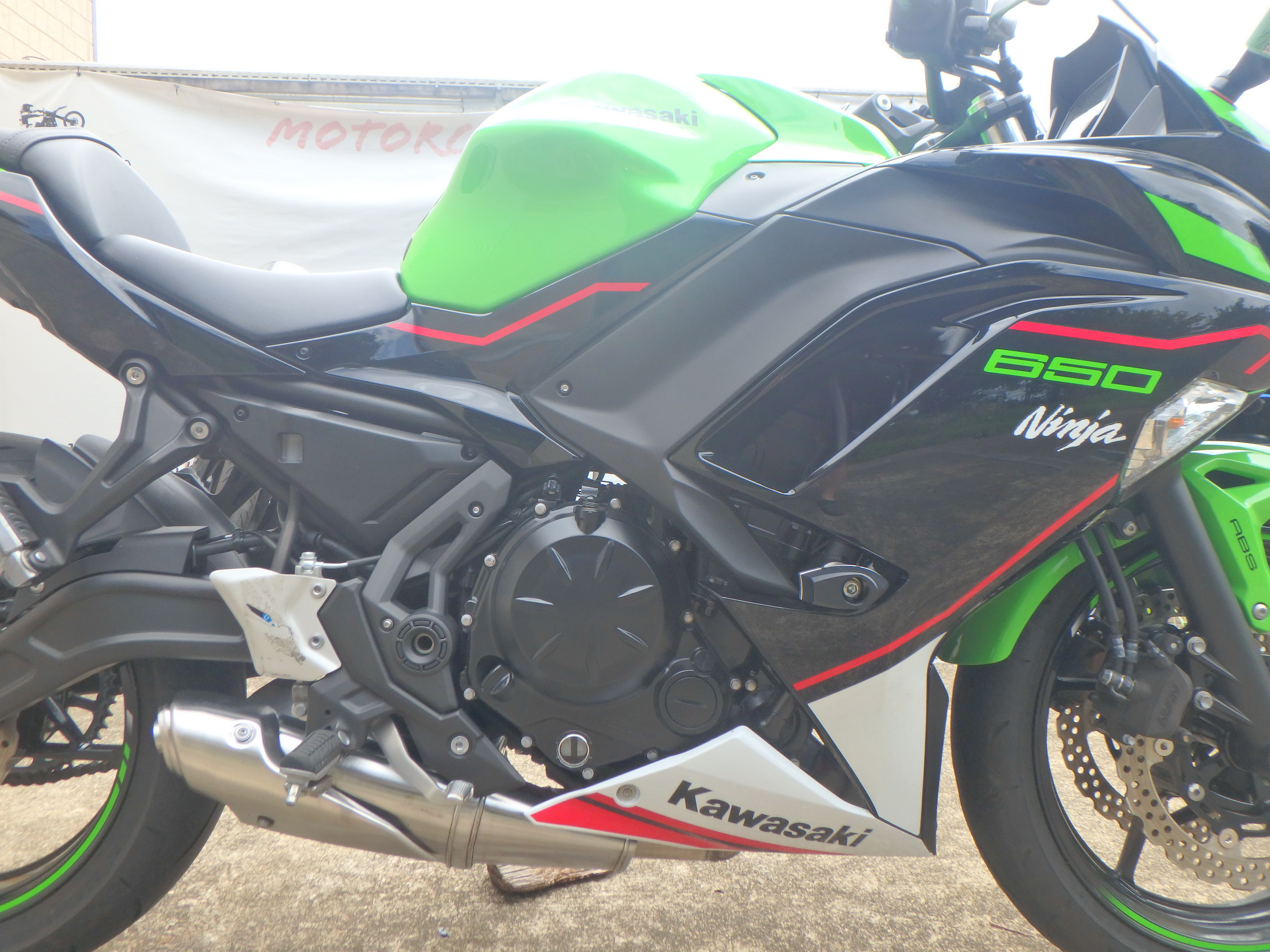 Купить мотоцикл Kawasaki Ninja650A 2022 фото 18