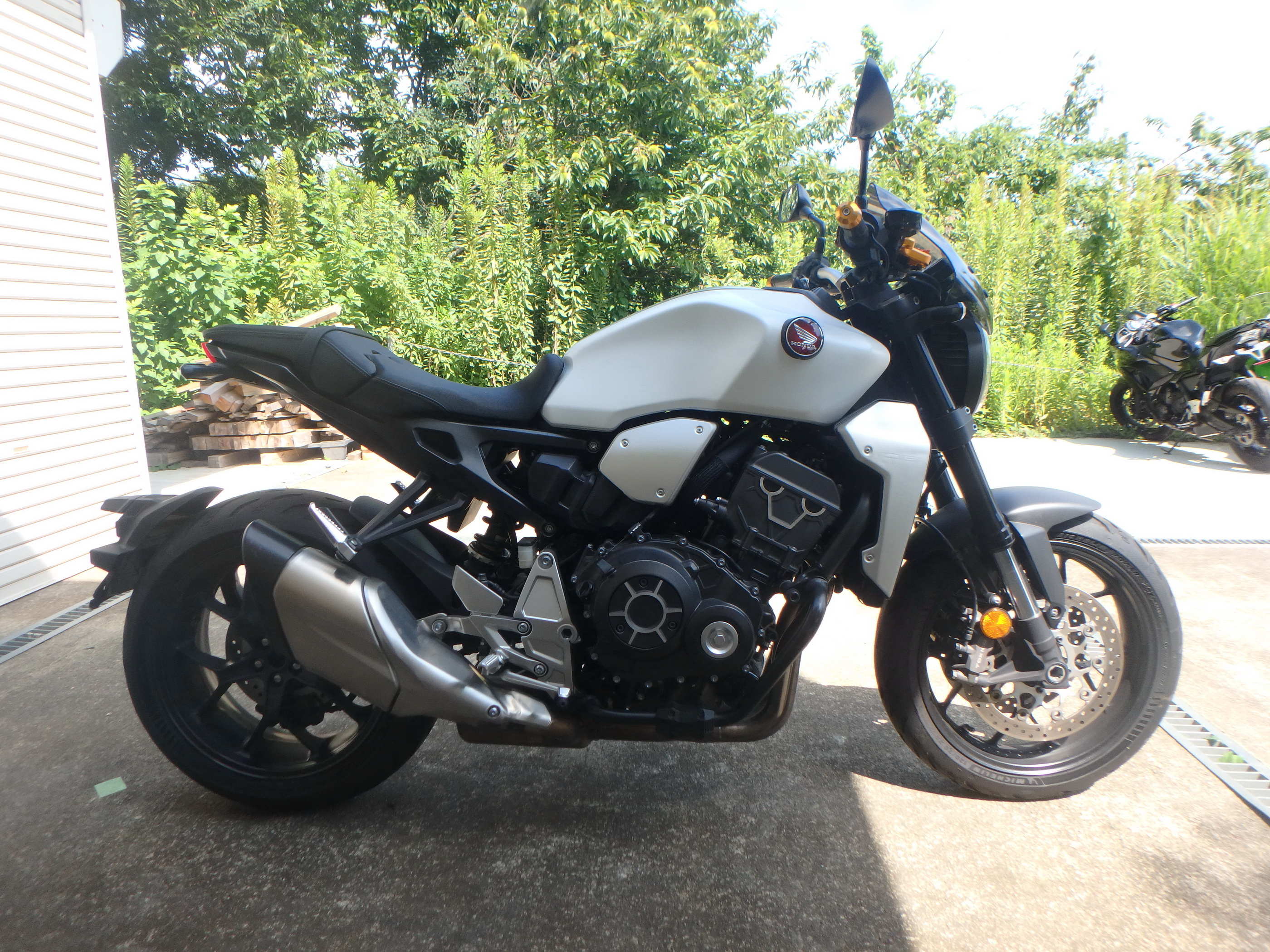 Купить мотоцикл Honda CB1000R-2 2020 фото 3