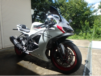 �������� �� ������ �������� Kawasaki ZX-6R Ninja 2025 ���� 2