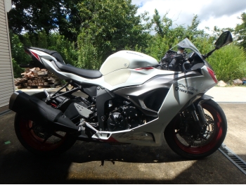 �������� �� ������ �������� Kawasaki ZX-6R Ninja 2025 ���� 3