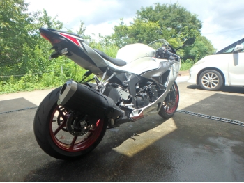 �������� �� ������ �������� Kawasaki ZX-6R Ninja 2025 ���� 4