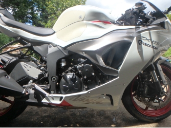 �������� �� ������ �������� Kawasaki ZX-6R Ninja 2025 ���� 13
