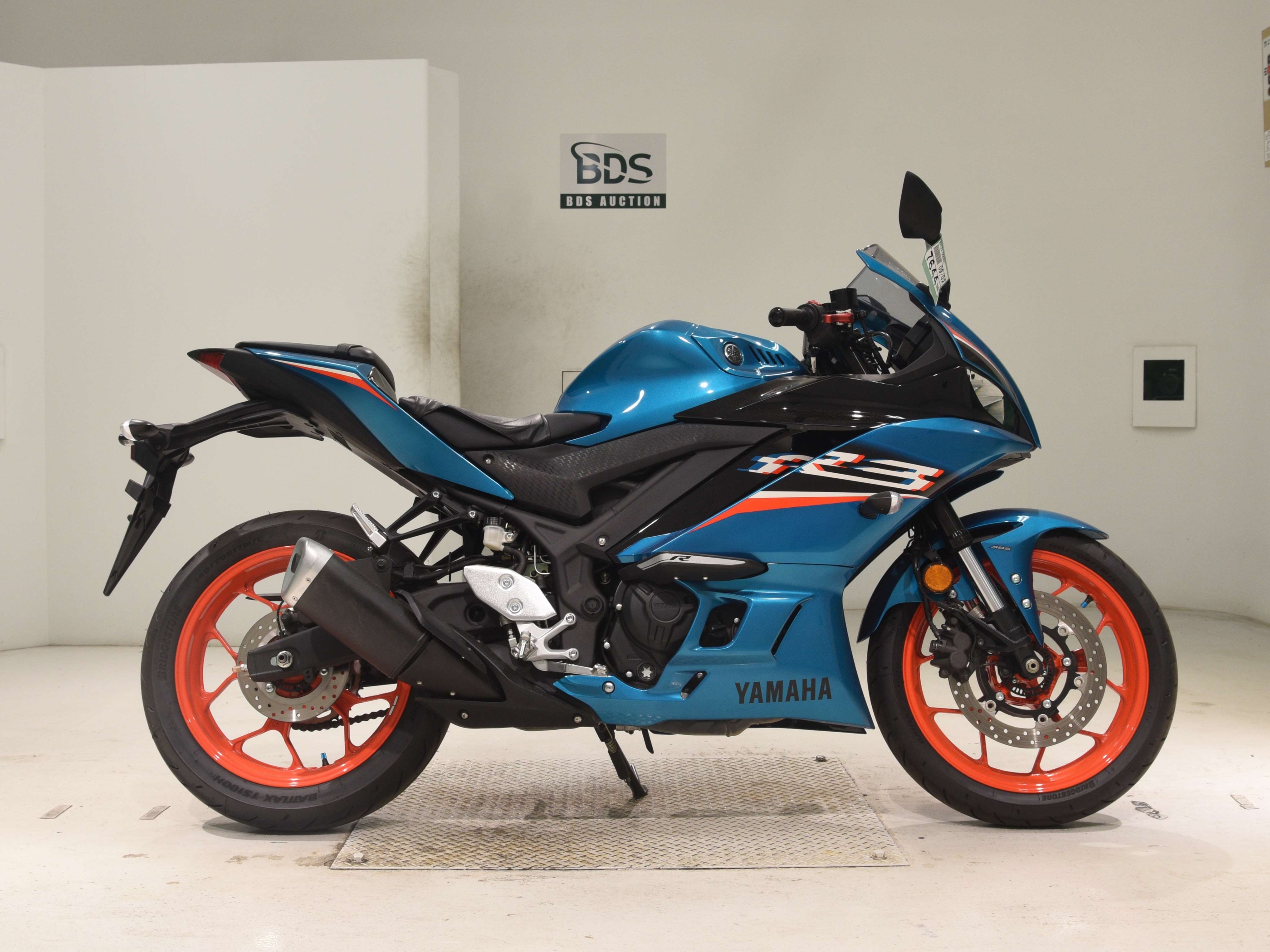 Купить мотоцикл Yamaha YZF-R3 2021 фото 2