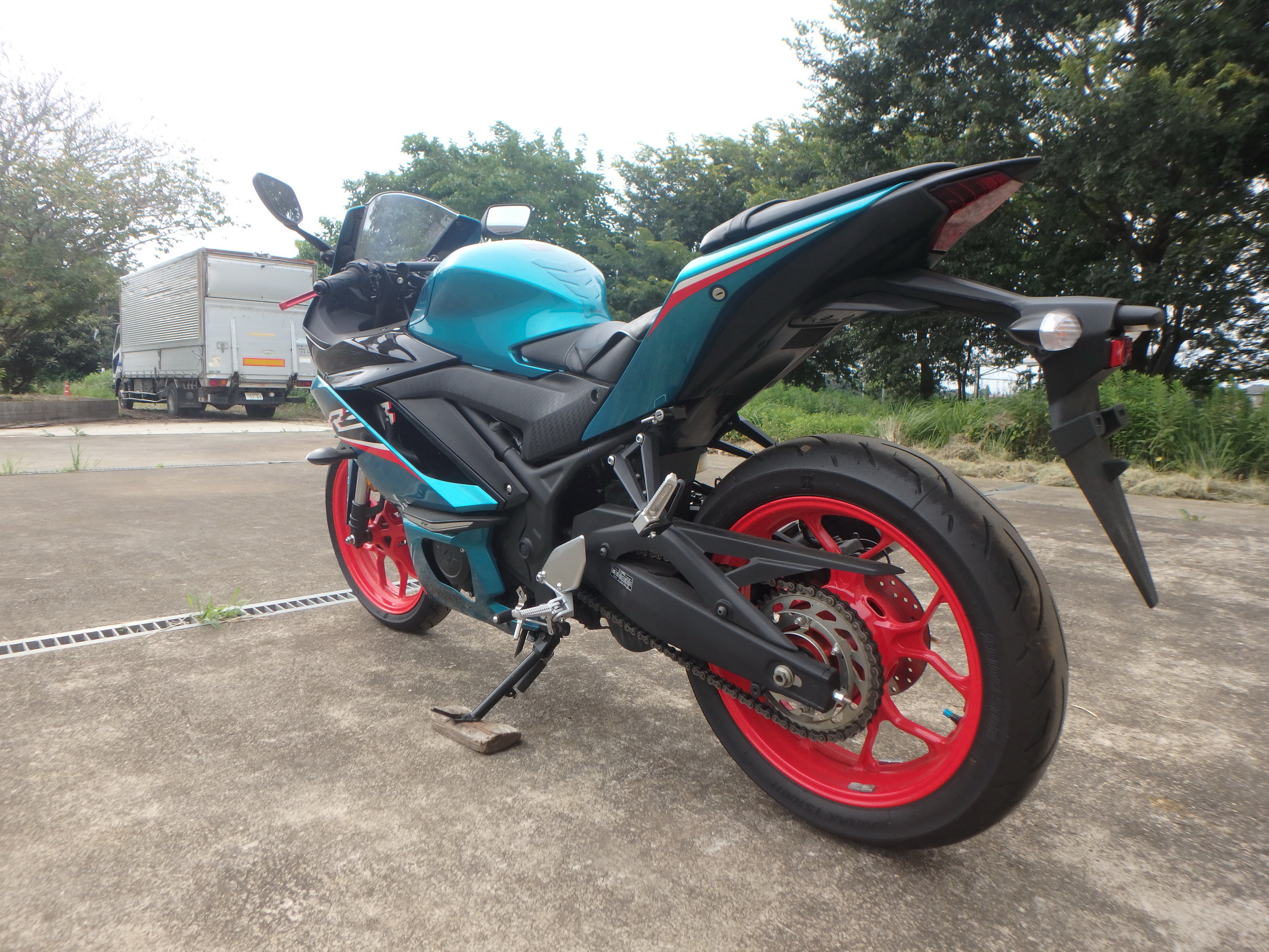 Купить мотоцикл Yamaha YZF-R3 2021 фото 11