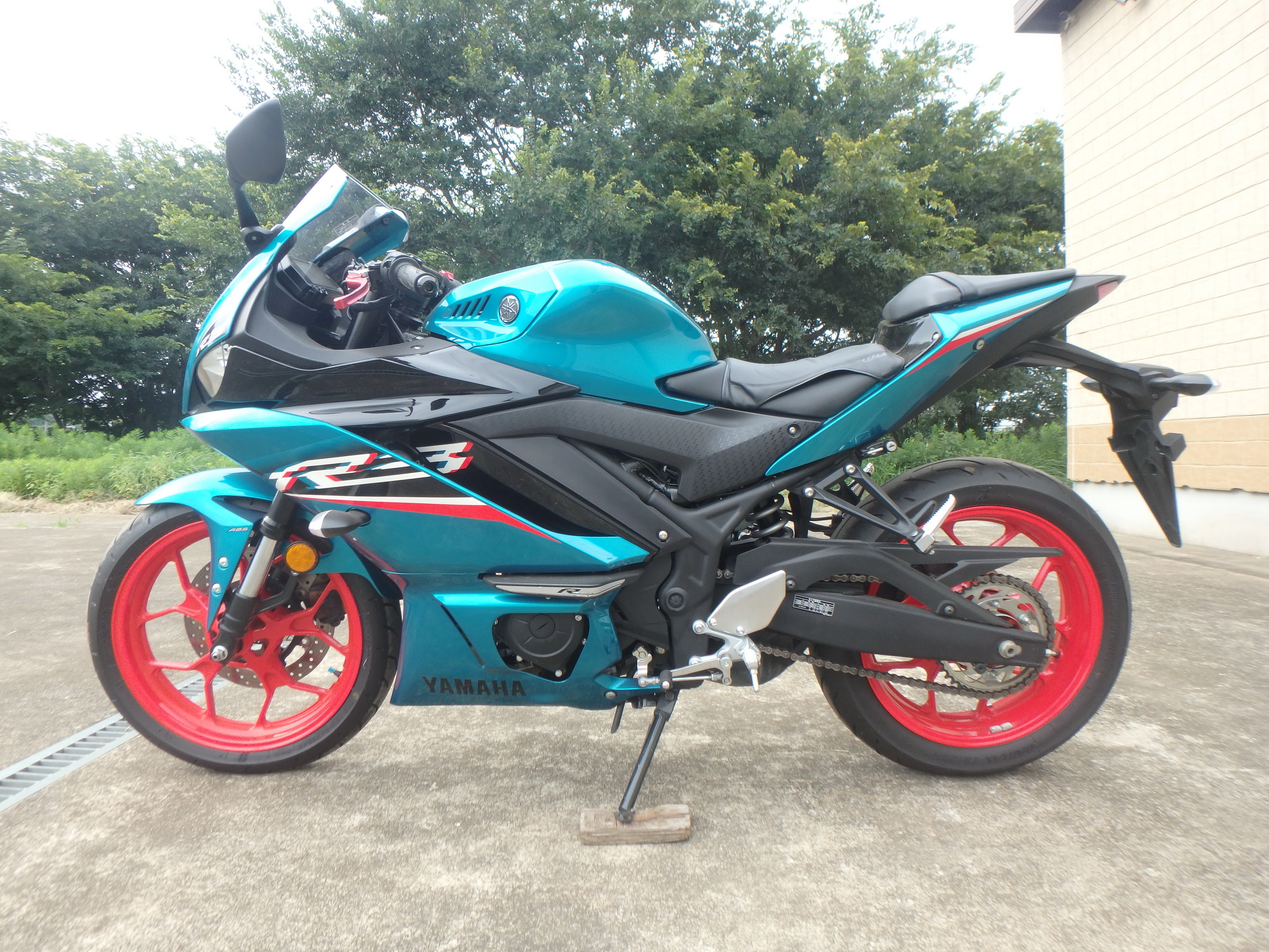 Купить мотоцикл Yamaha YZF-R3 2021 фото 12