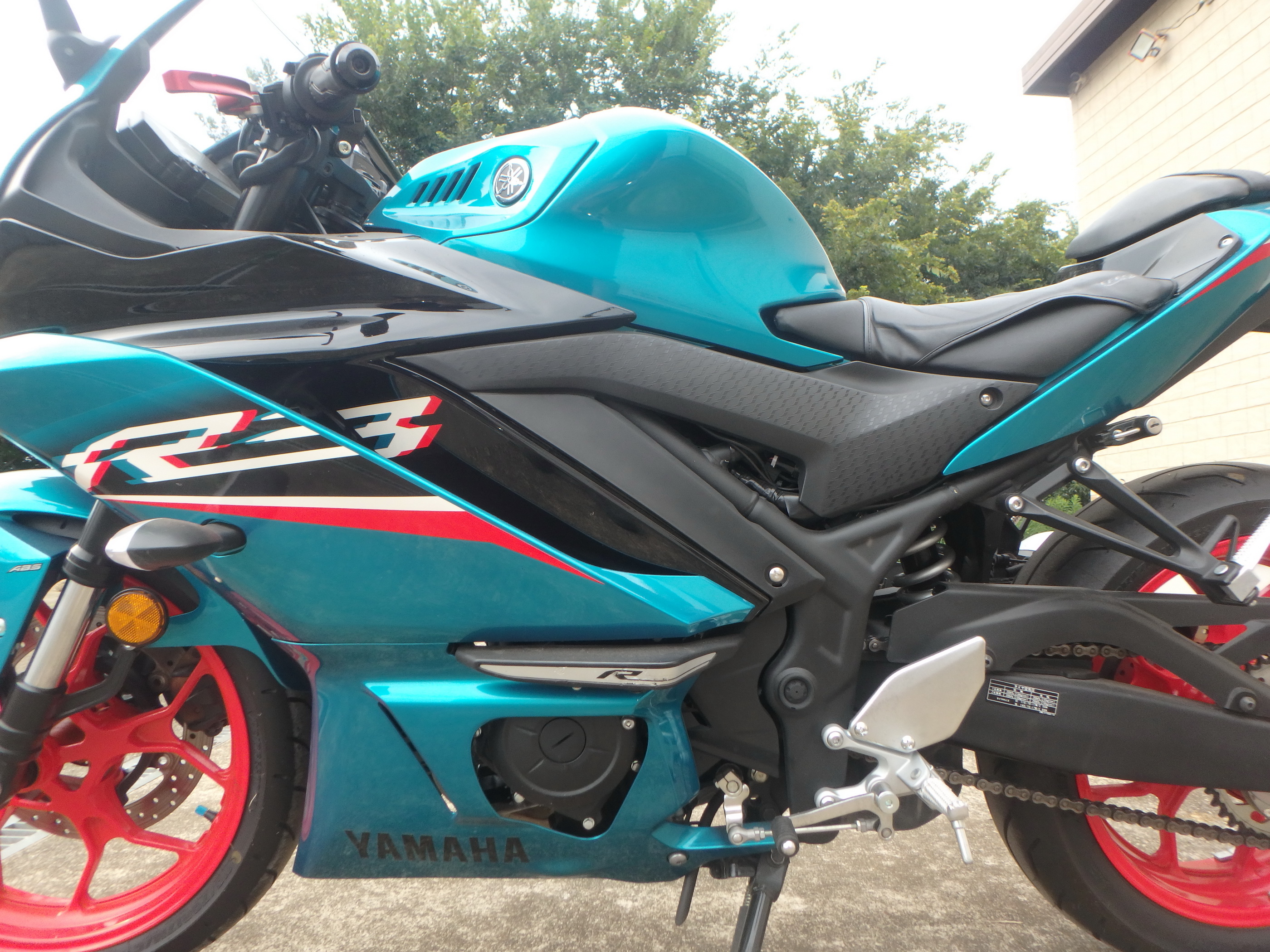 Купить мотоцикл Yamaha YZF-R3 2021 фото 15