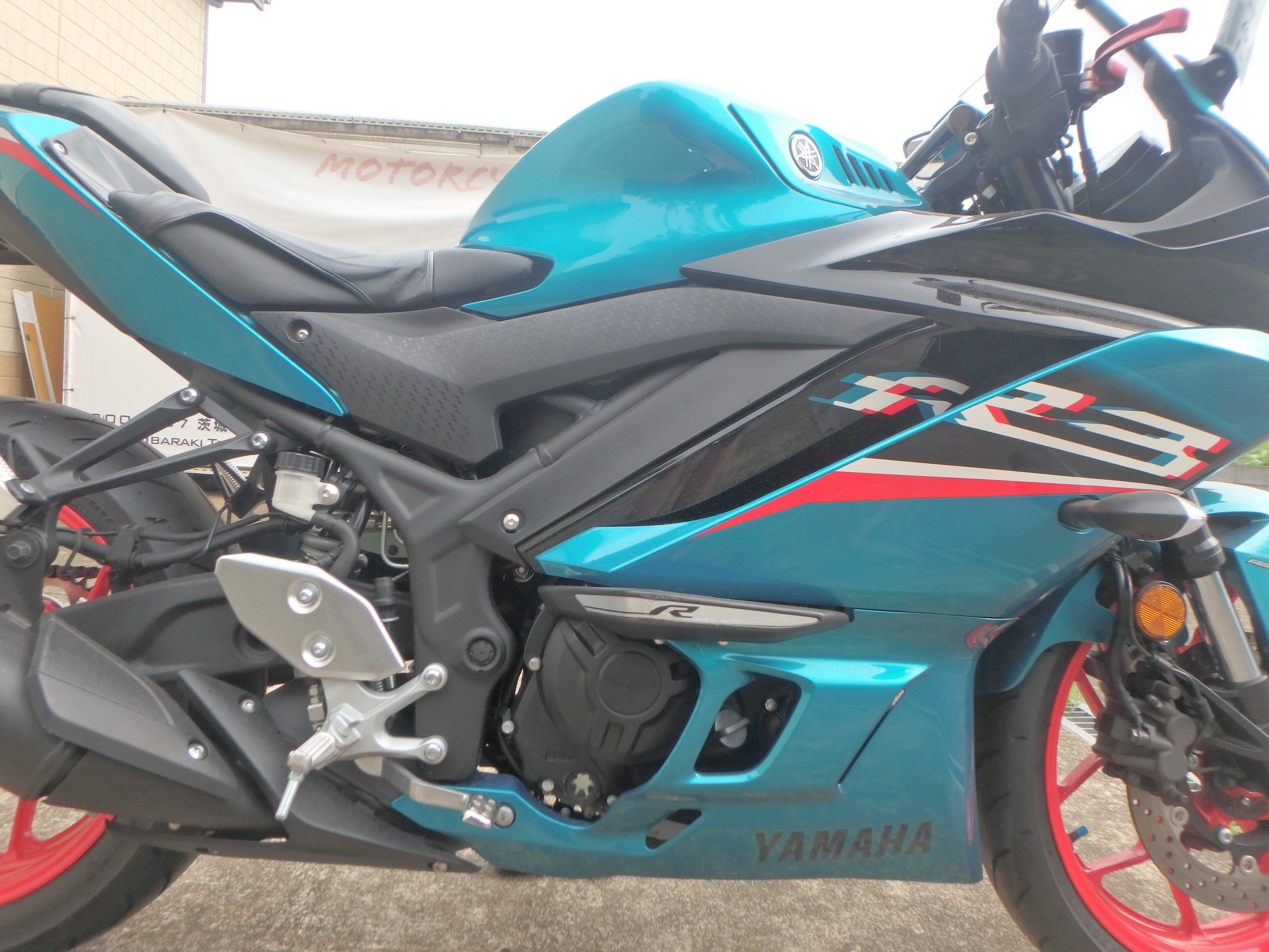 Купить мотоцикл Yamaha YZF-R3 2021 фото 18
