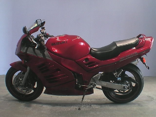 Suzuki RF 900 красный