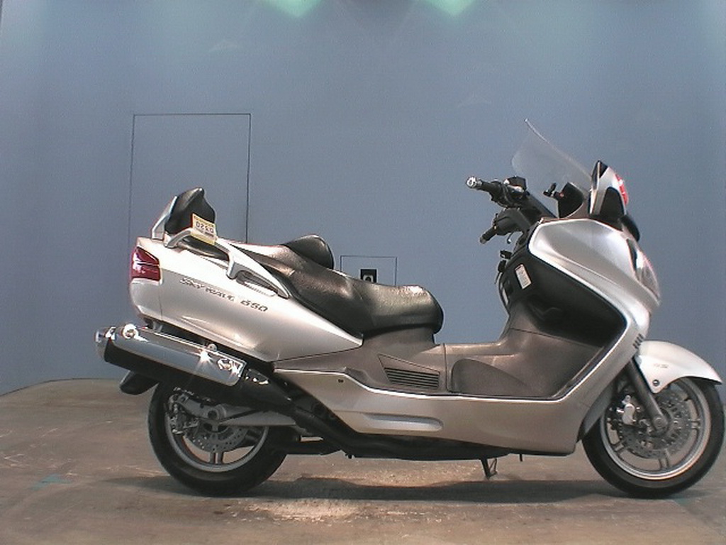 Suzuki skywave 650 lx. Suzuki burgman 250 белый. Burgman 650. Suzuki skywave 650. Suzuki burgman 650 2023.