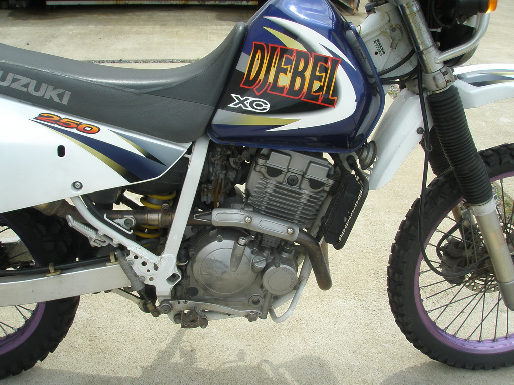 Suzuki dr250 djebel. Djebel 250xc. Мотоцикл suzuki djebel 250. Suzuki djebel 250. Suzuki djebel xc.
