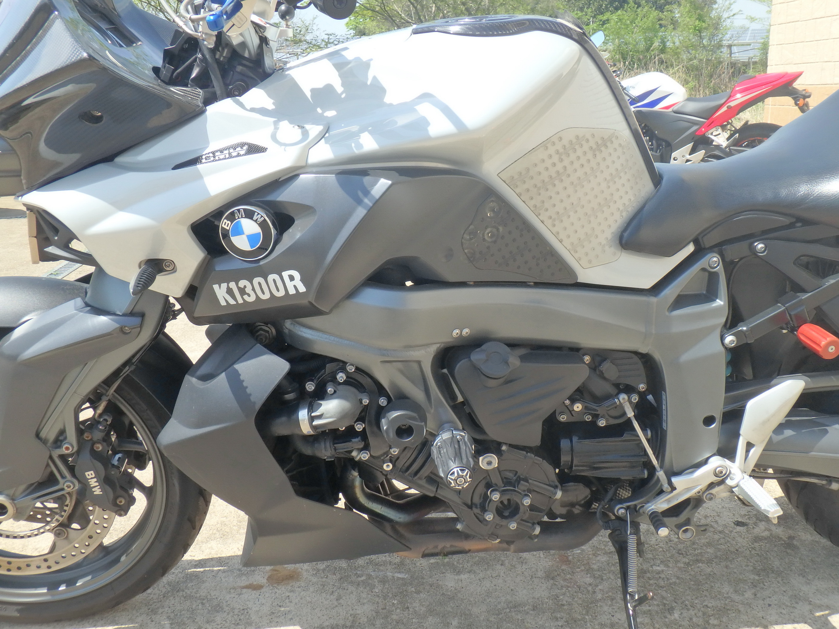 Купить мотоцикл BMW K1300R 2009 фото 15