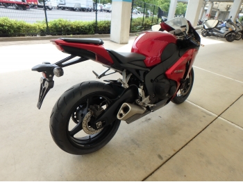     Honda CBR1000RR-2 2008  9