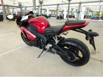     Honda CBR1000RR-2 2008  11