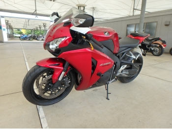     Honda CBR1000RR-2 2008  13