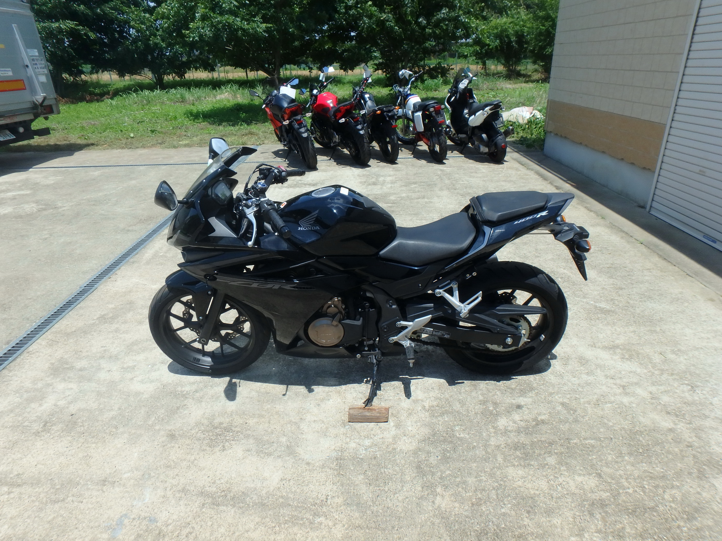 Купить мотоцикл Honda CBR400R 2016 фото 12