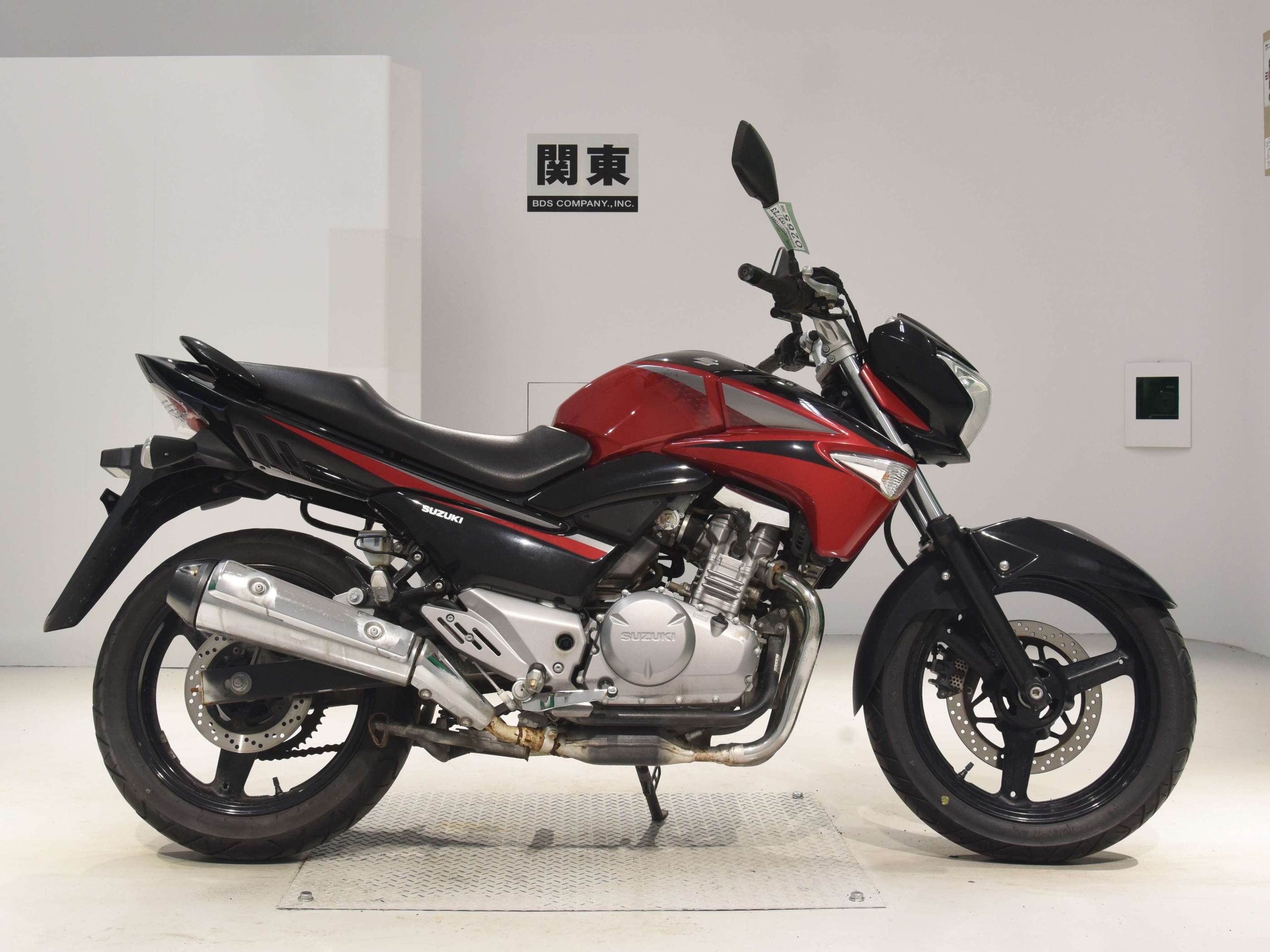 Купить мотоцикл Suzuki GSR250 2018 фото 2
