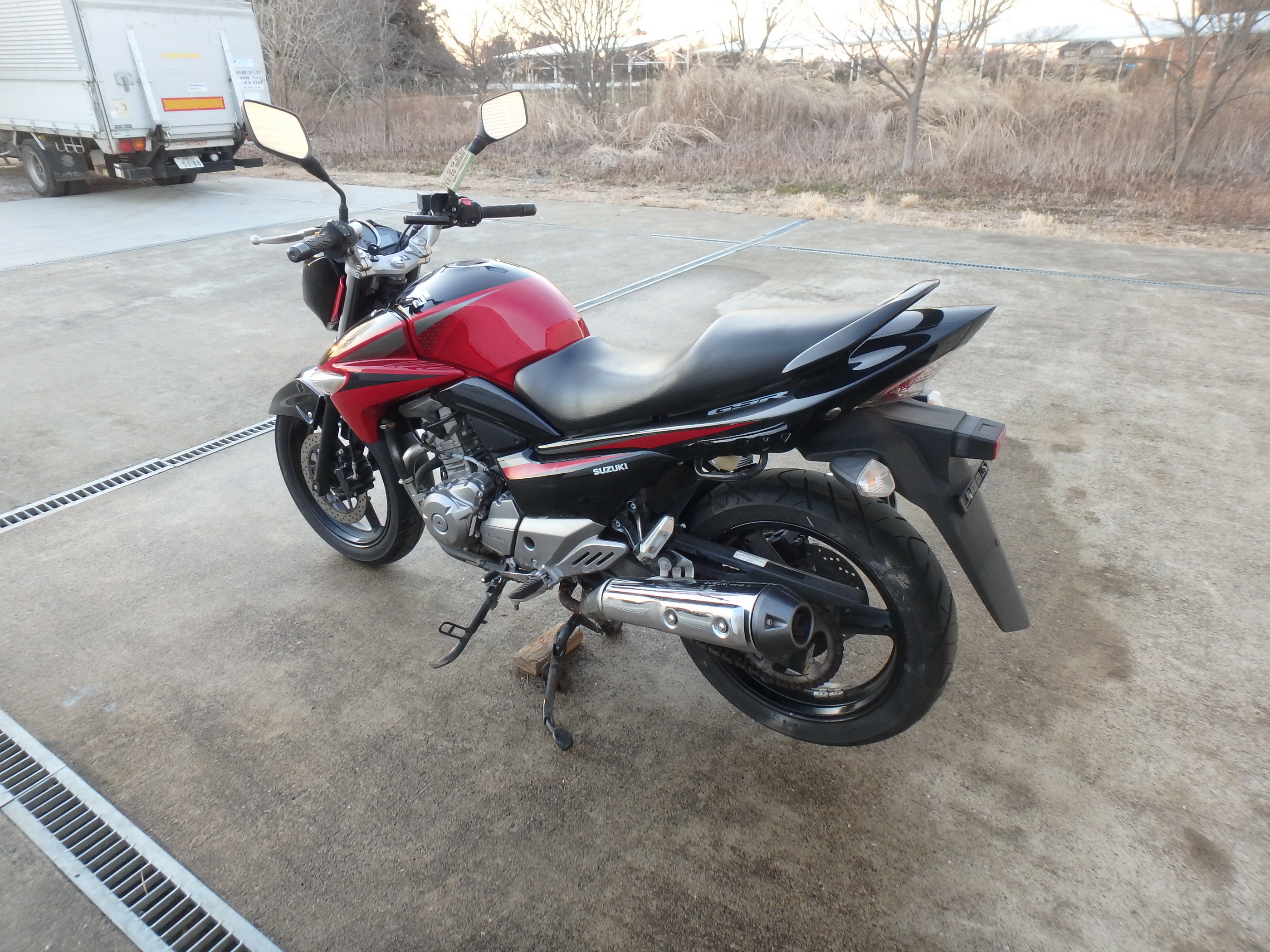 Купить мотоцикл Suzuki GSR250 2018 фото 11