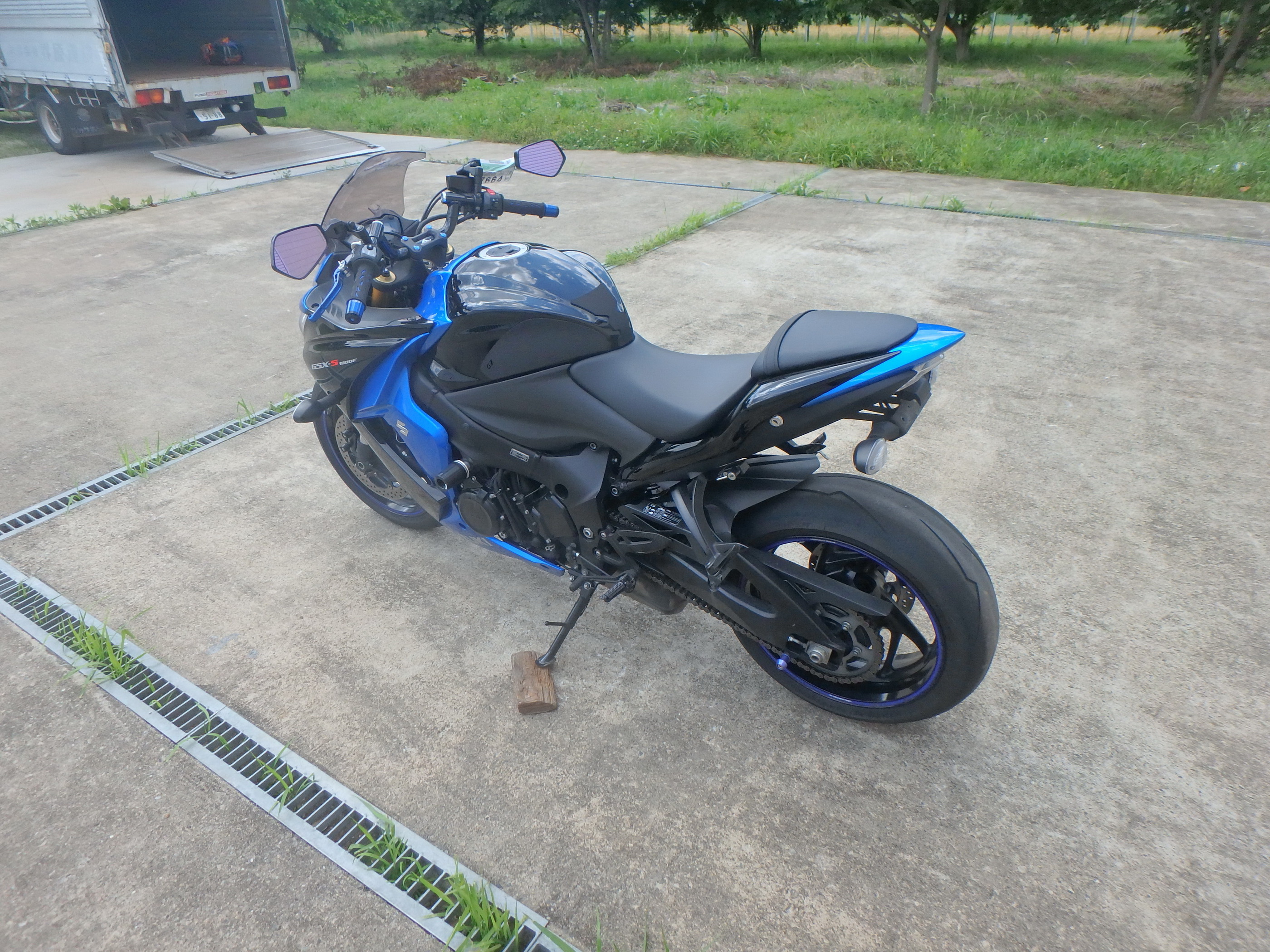 Купить мотоцикл Suzuki GSX-S1000F 2017 фото 11