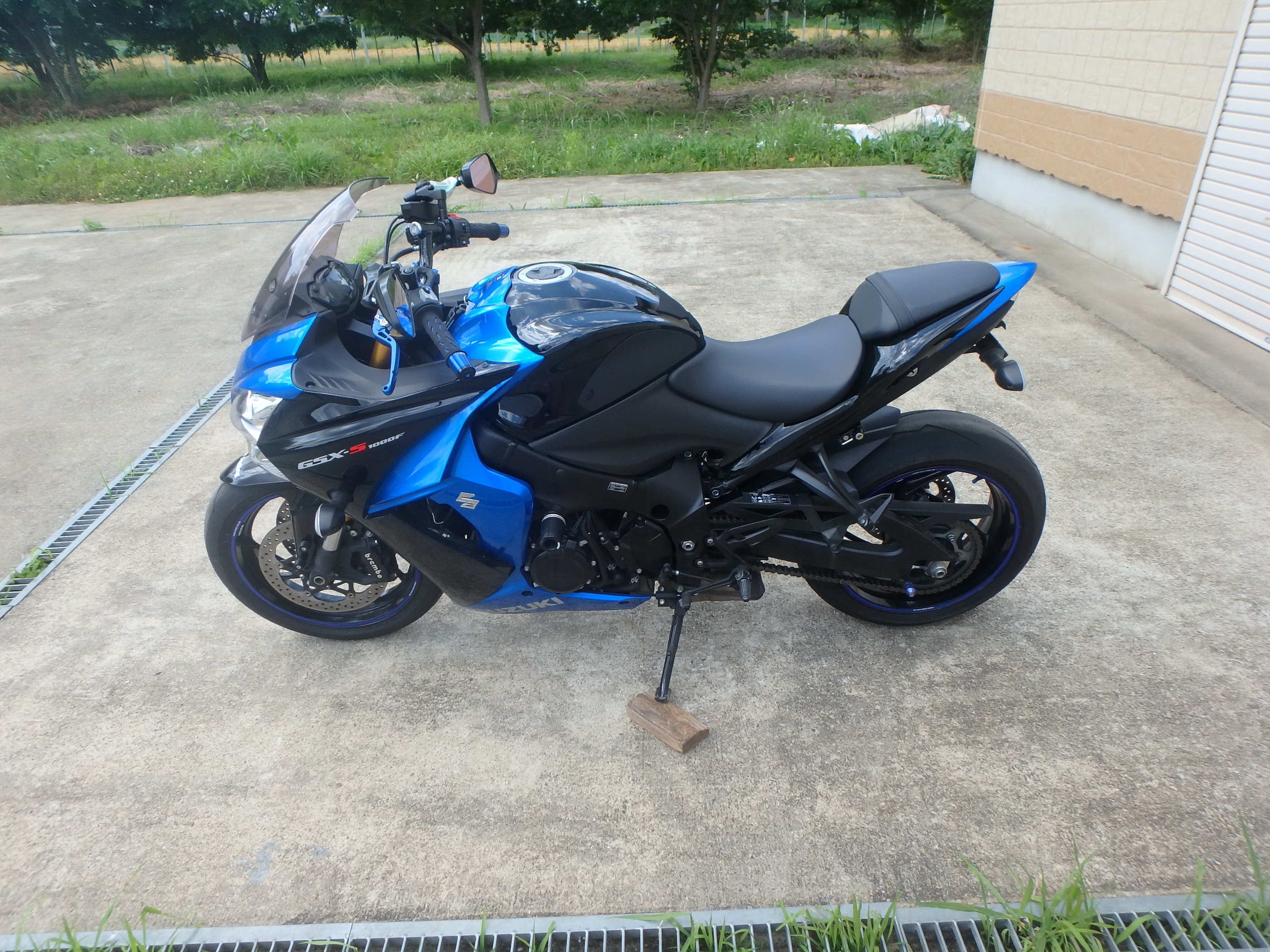 Купить мотоцикл Suzuki GSX-S1000F 2017 фото 12