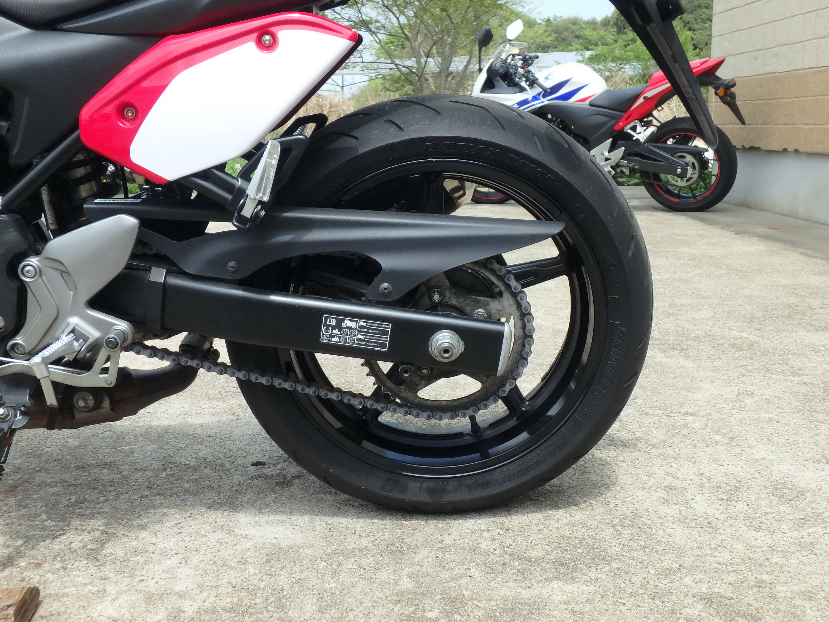 Купить мотоцикл Suzuki SV650A 2016 фото 16