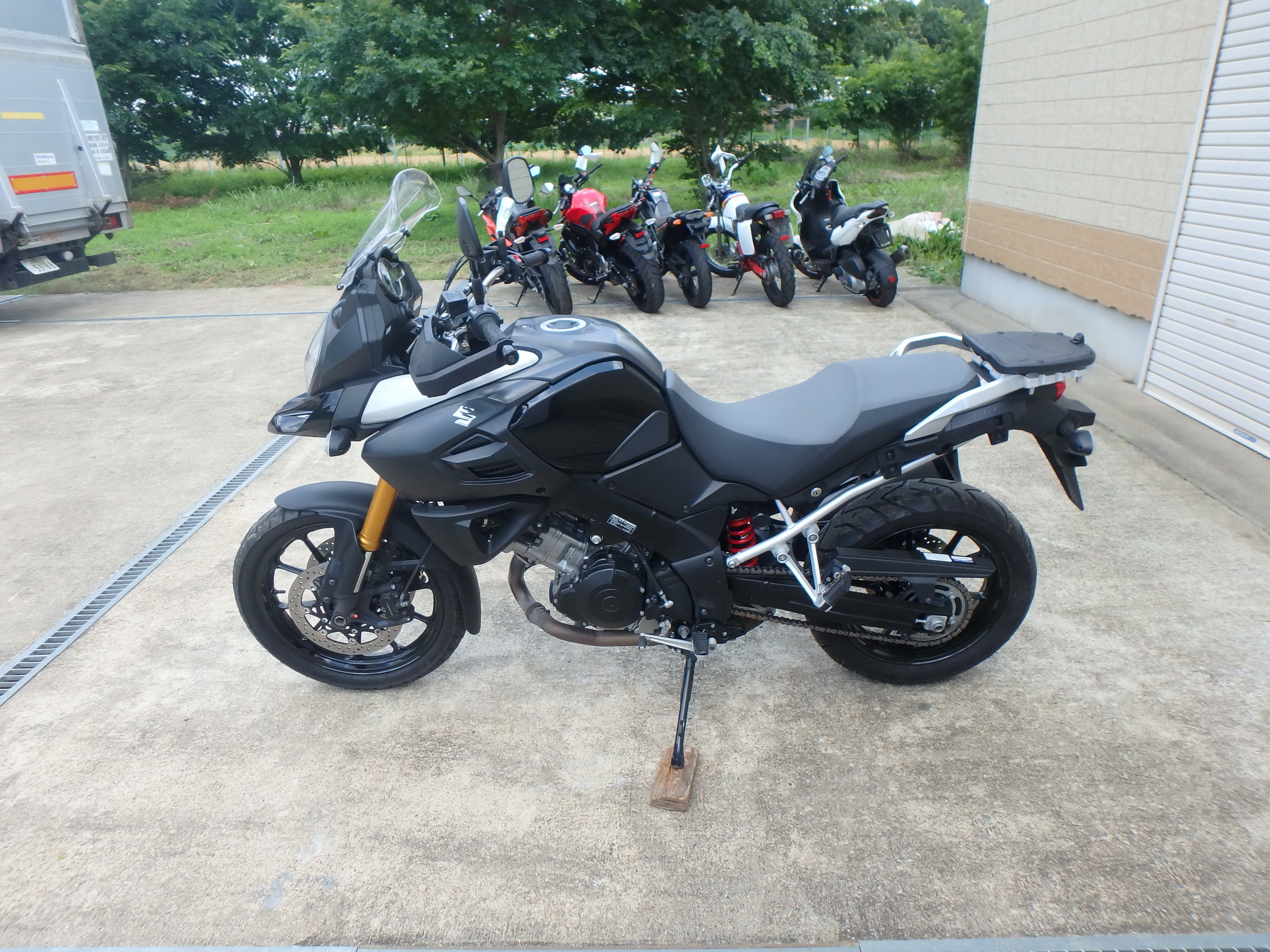 Купить мотоцикл Suzuki DL1000 V-Strom1000 2014 фото 12
