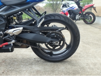     Triumph Street Triple85 2014  16