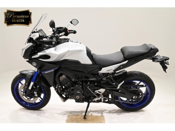     Yamaha MT-09 Tracer FJ-09 2015  1