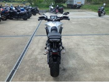     Yamaha MT-09 Tracer FJ-09 2015  10