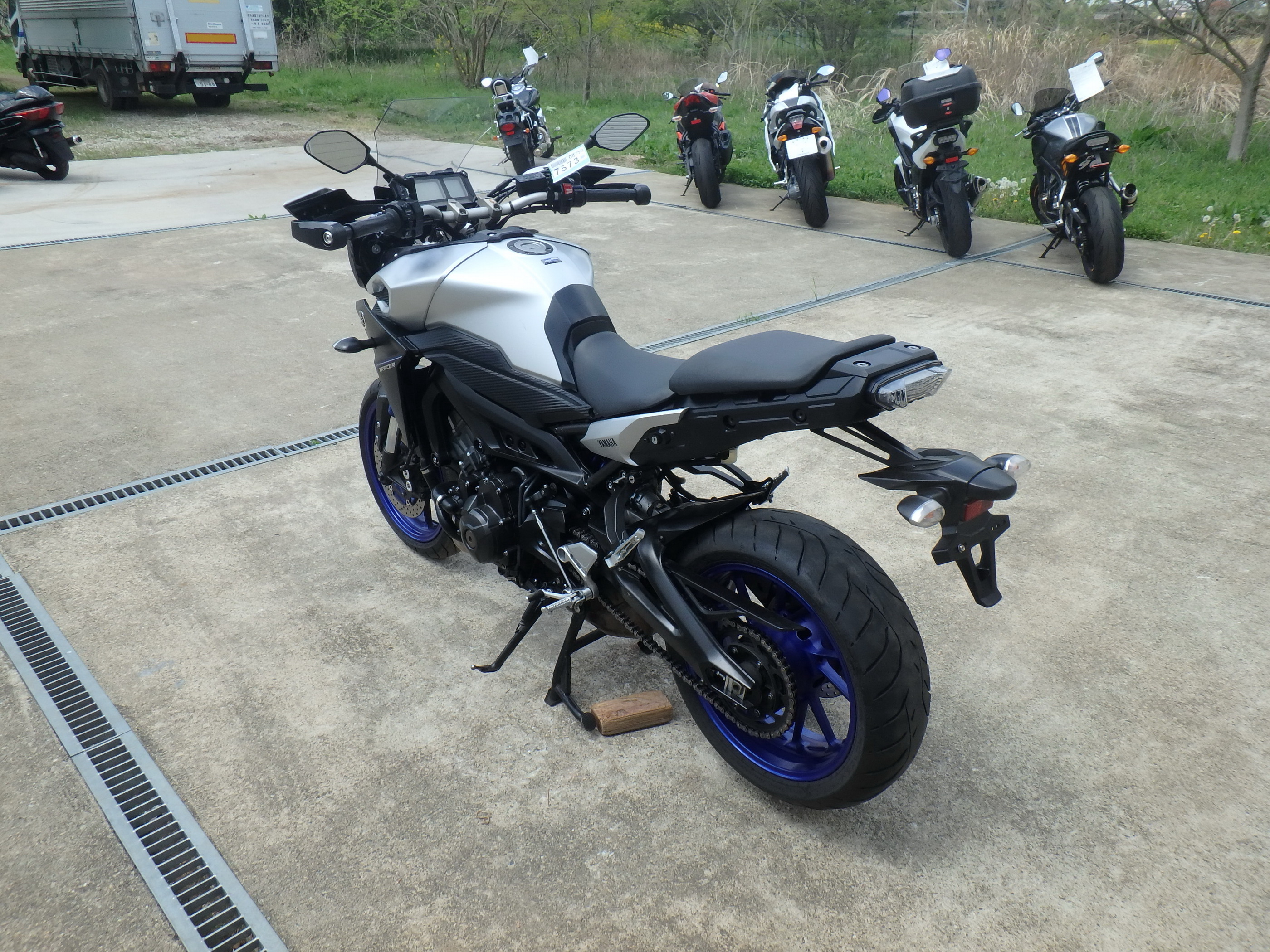 Купить мотоцикл Yamaha MT-09 Tracer FJ-09 2015 фото 11