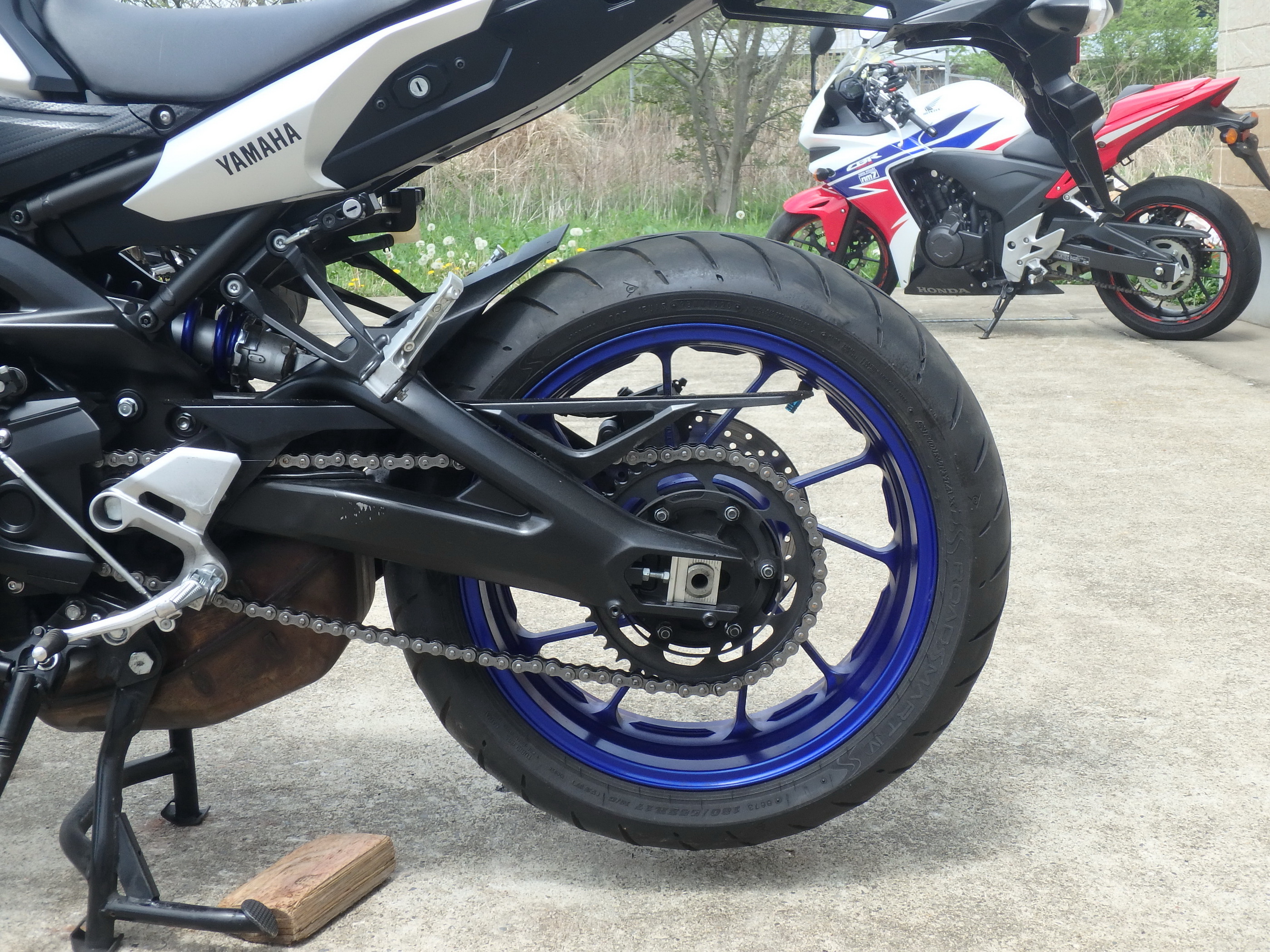 Купить мотоцикл Yamaha MT-09 Tracer FJ-09 2015 фото 16