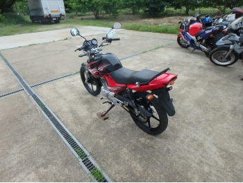     Yamaha YBR125 2014  11