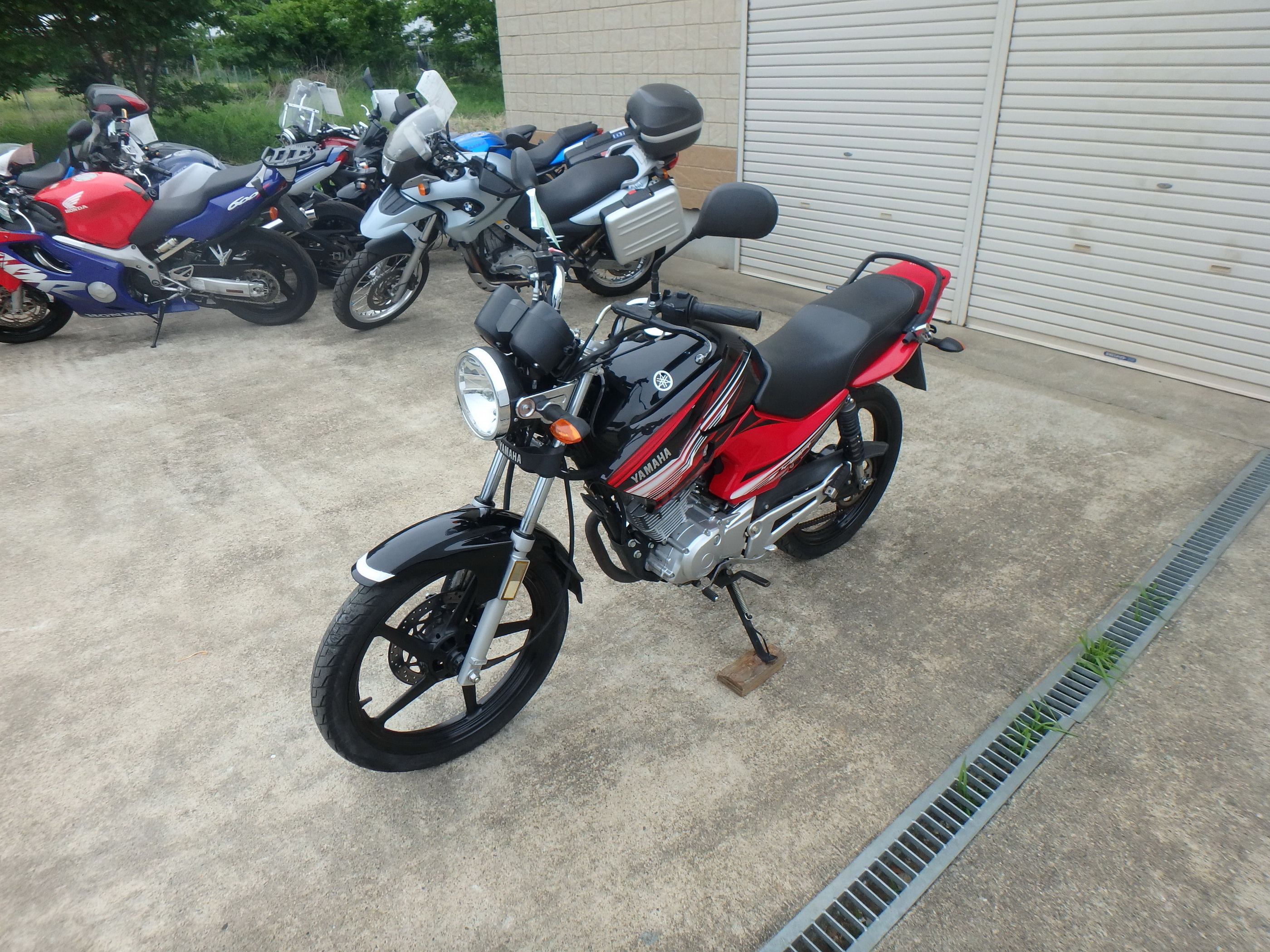 Купить мотоцикл Yamaha YBR125 2014 фото 13