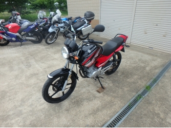     Yamaha YBR125 2014  13