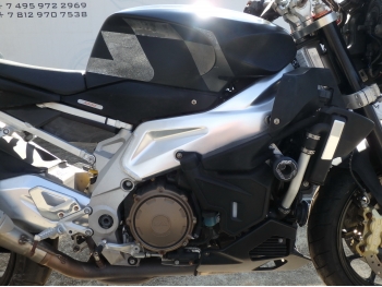     Aprilia Tuono1000 R 2007  18