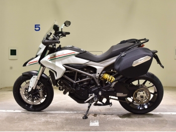     Ducati Hyperstrada820 2013  1