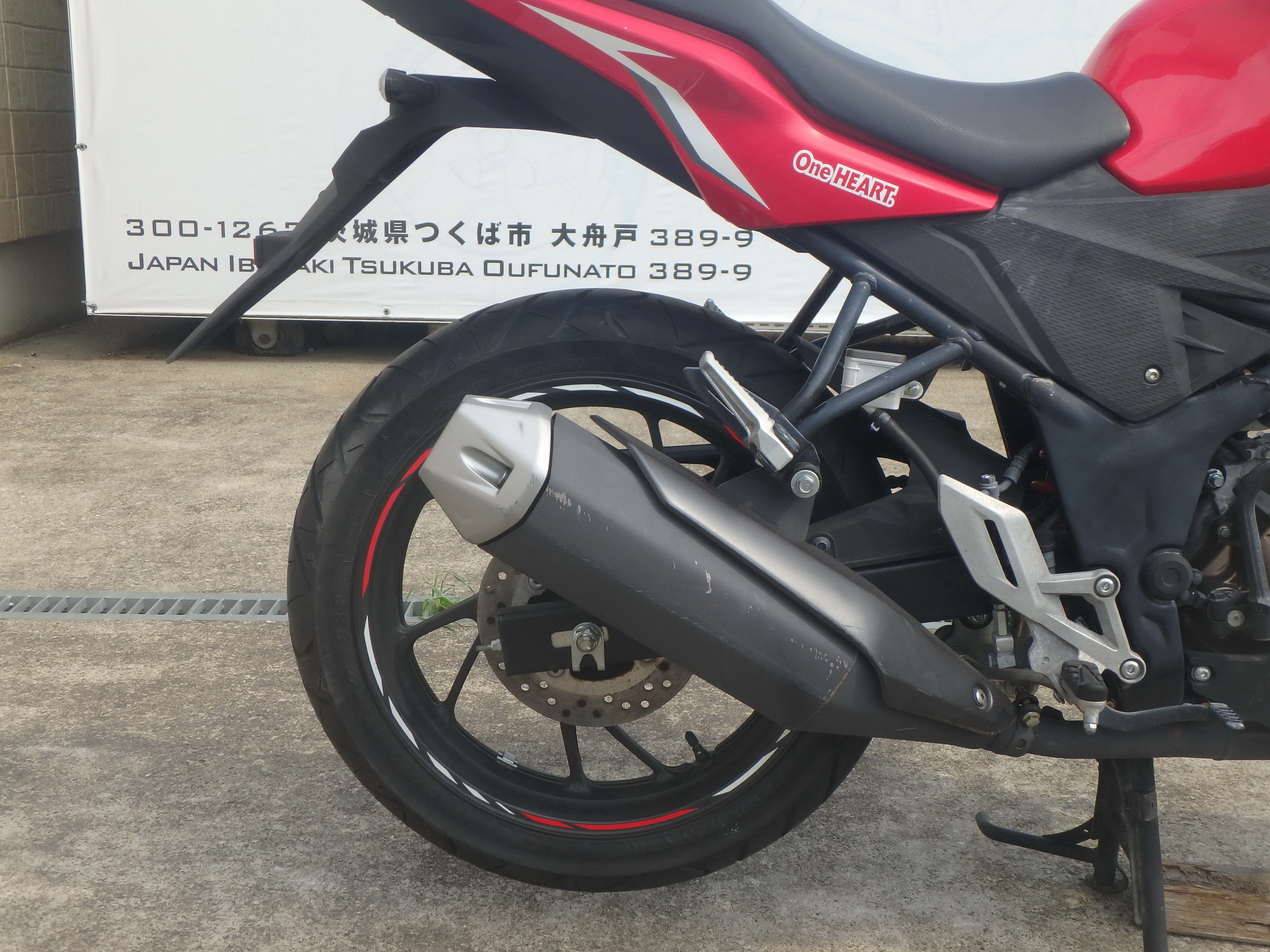 Купить мотоцикл Honda CB150R 2016 фото 17