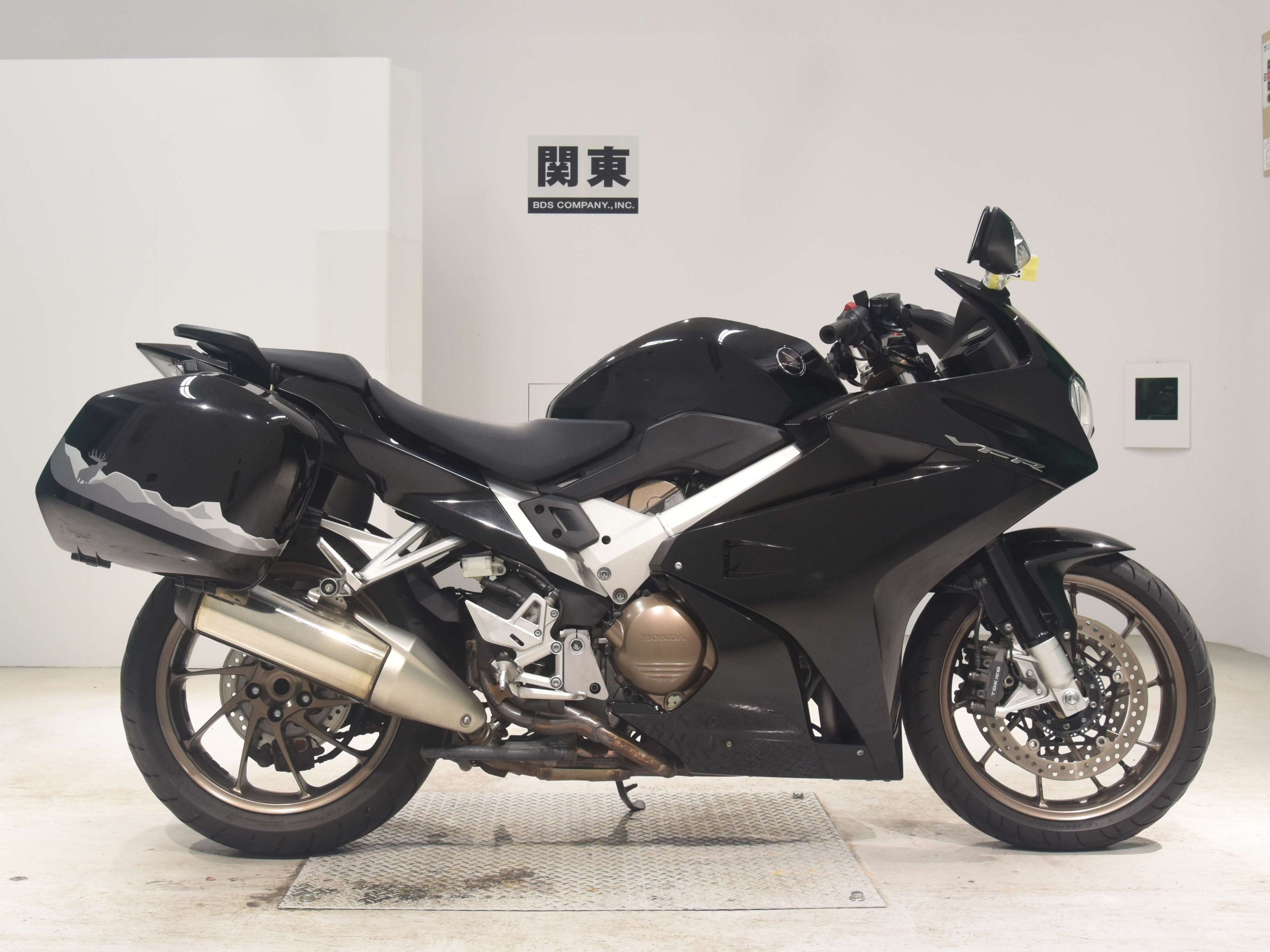 Купить мотоцикл Honda VFR800F 2016 фото 2
